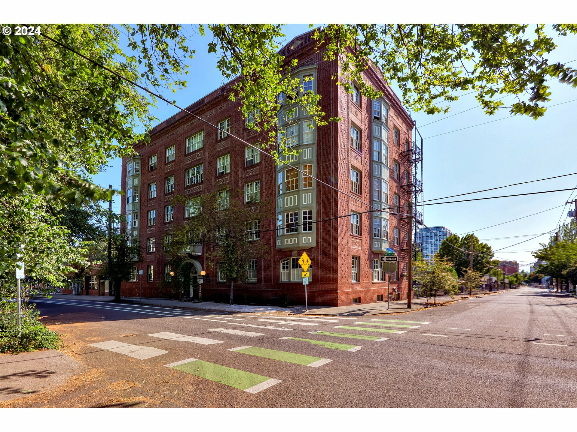 Property Photo: 410 NW 18th Ave 103 OR 97209