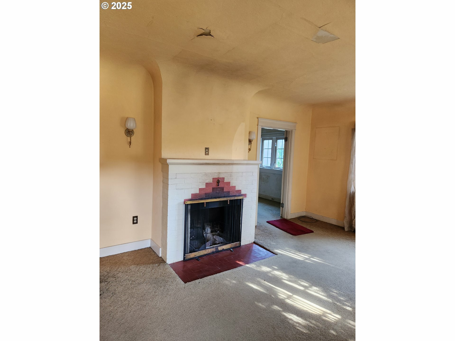 Property Photo: 970 S 7th St OR 97420