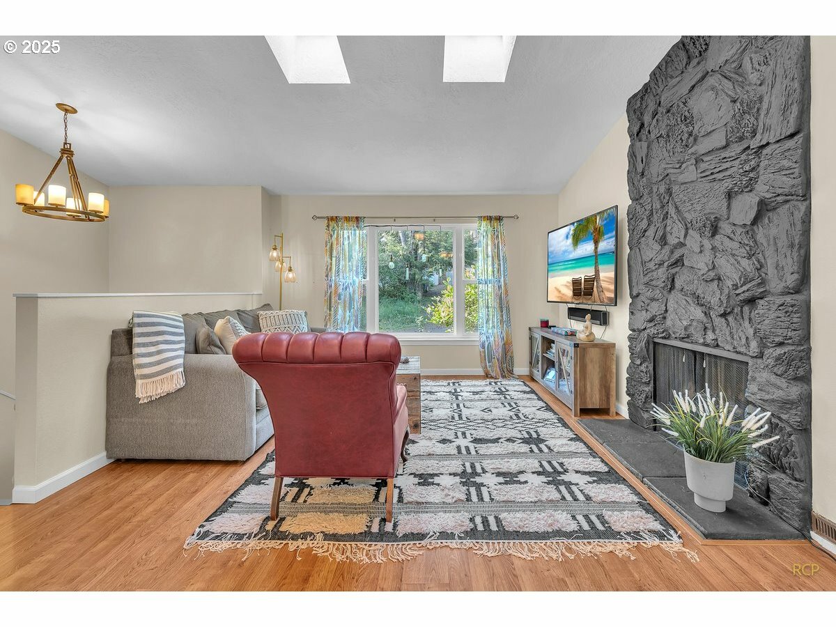 Property Photo: 4824 SW Hamilton Ct OR 97221