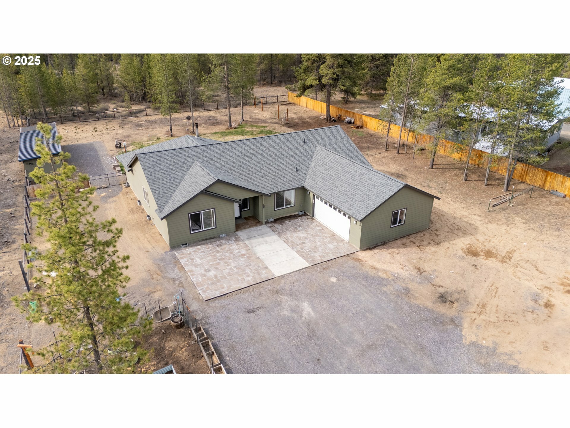 16245 Sparks Dr  La Pine OR 97739 photo