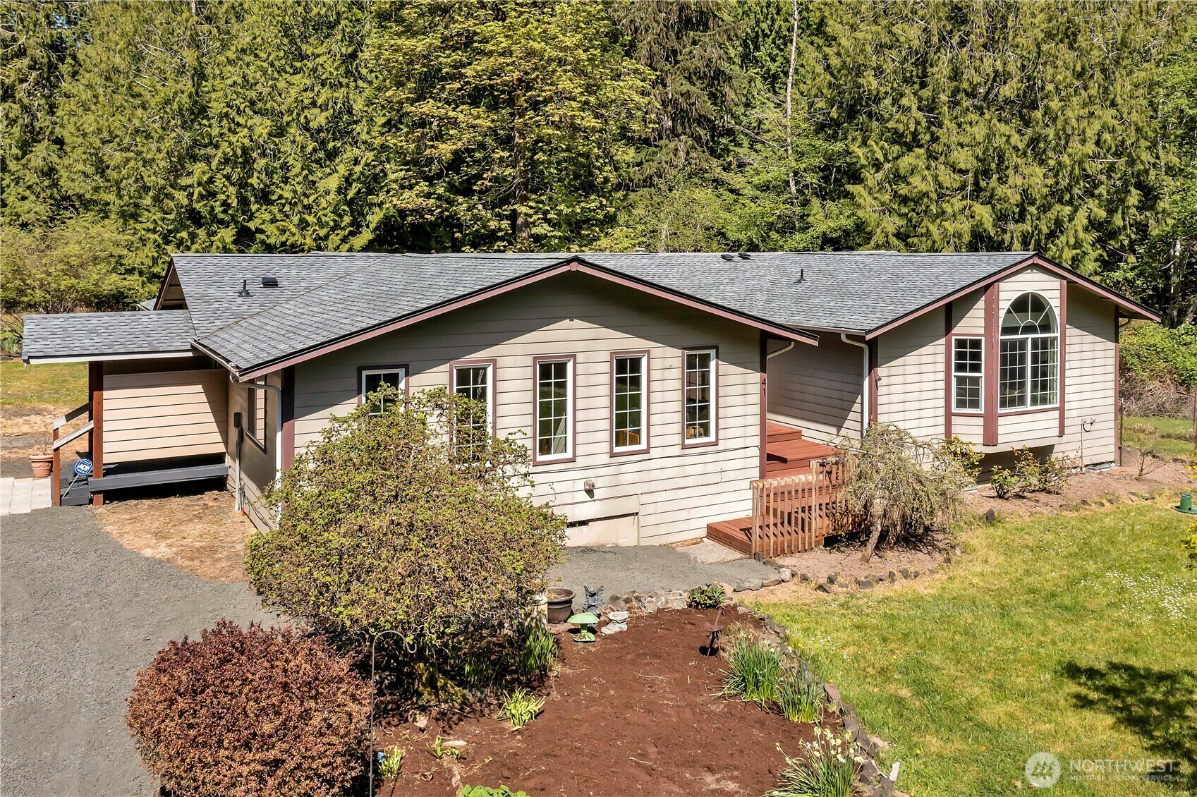 Property Photo: 41 E Leaf Lane WA 98584