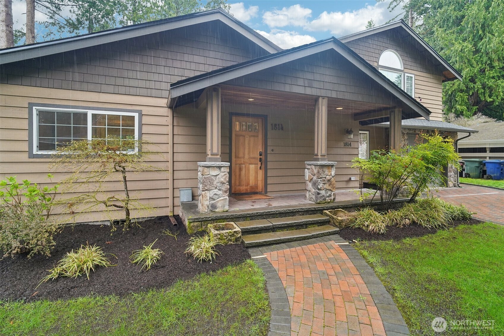 Property Photo:  1814  154th Avenue SE  WA 98007 