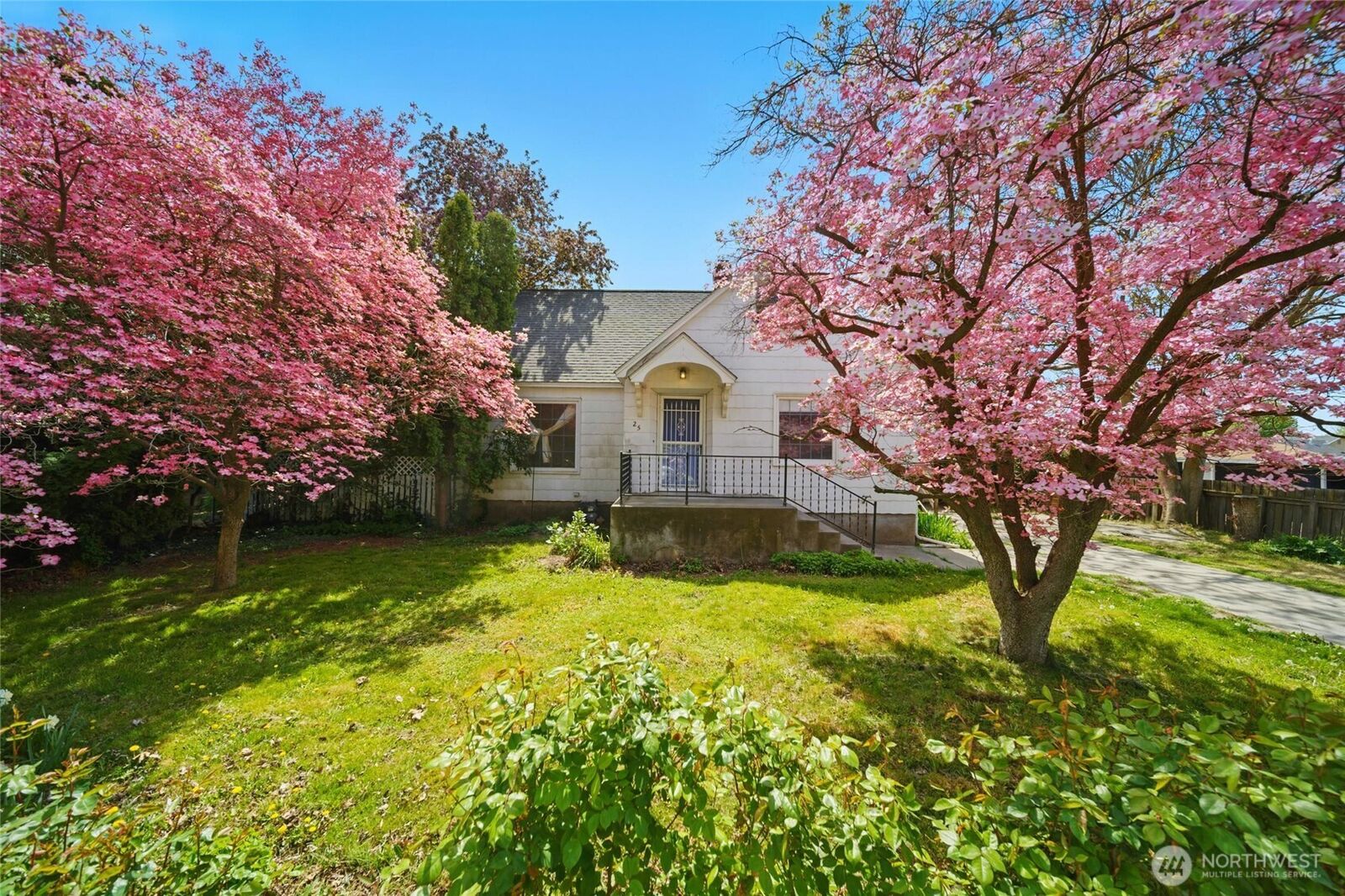 Property Photo:  25 NW B Street  WA 99324 