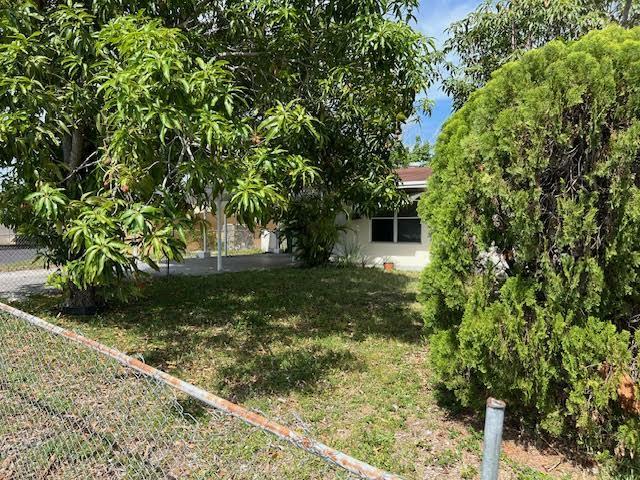 Property Photo: 1164 NW 45th Avenue FL 33313