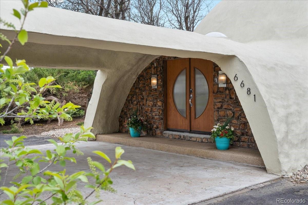 Property Photo: 6681 S Abilene Way CO 80111