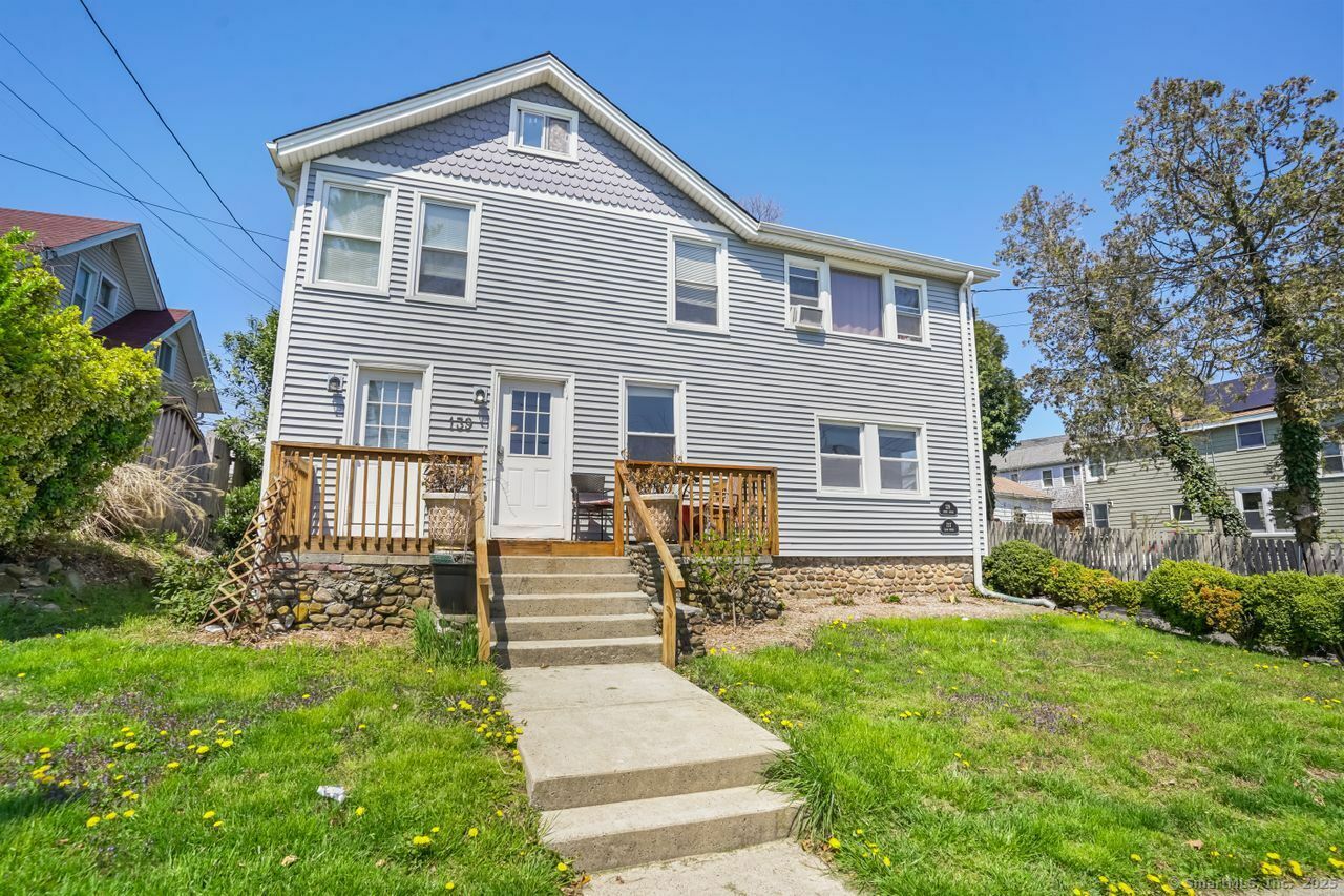 Property Photo: 139 Edgefield Avenue CT 06460