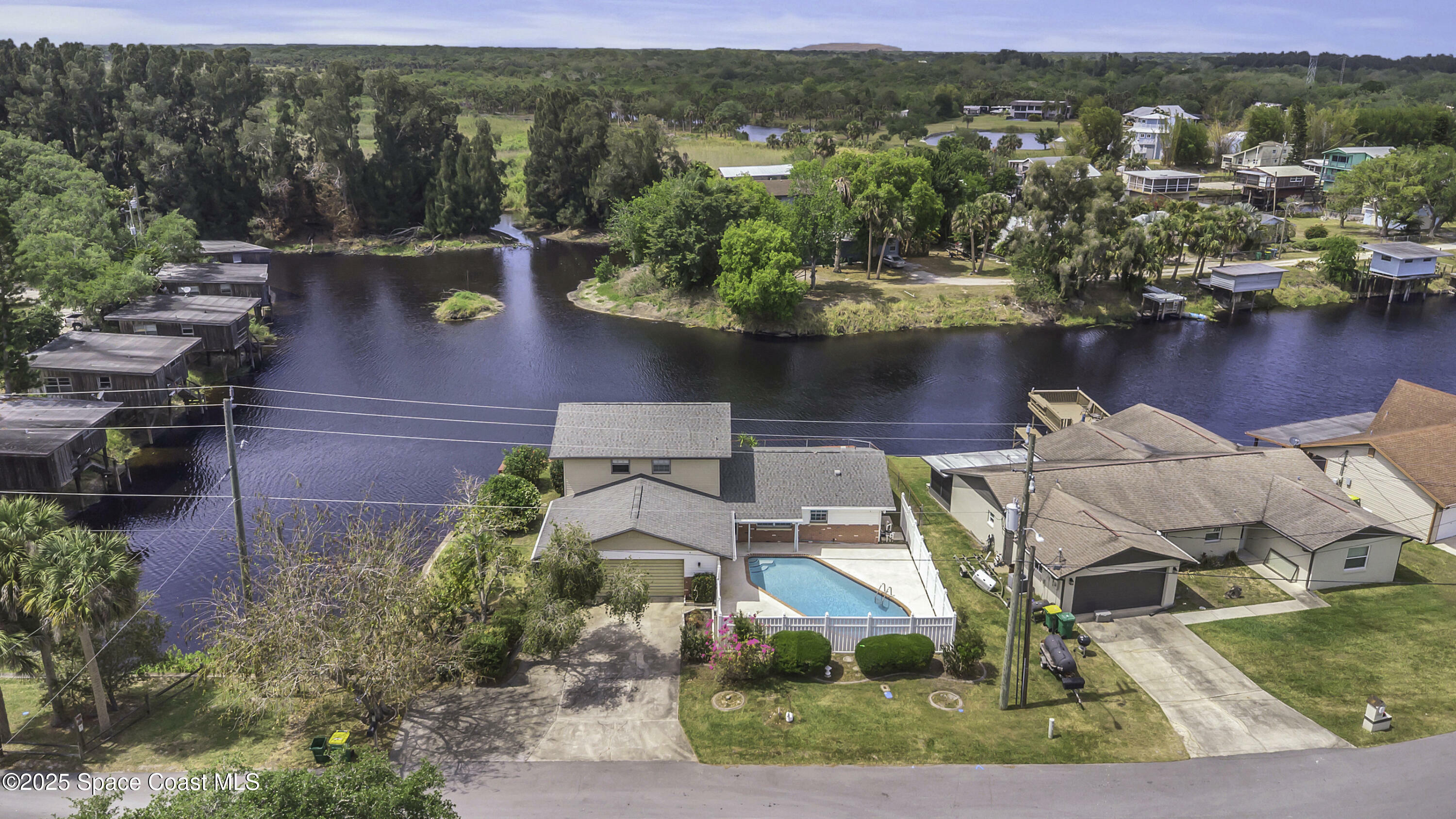 Property Photo: 850 Cardinal Road FL 32926