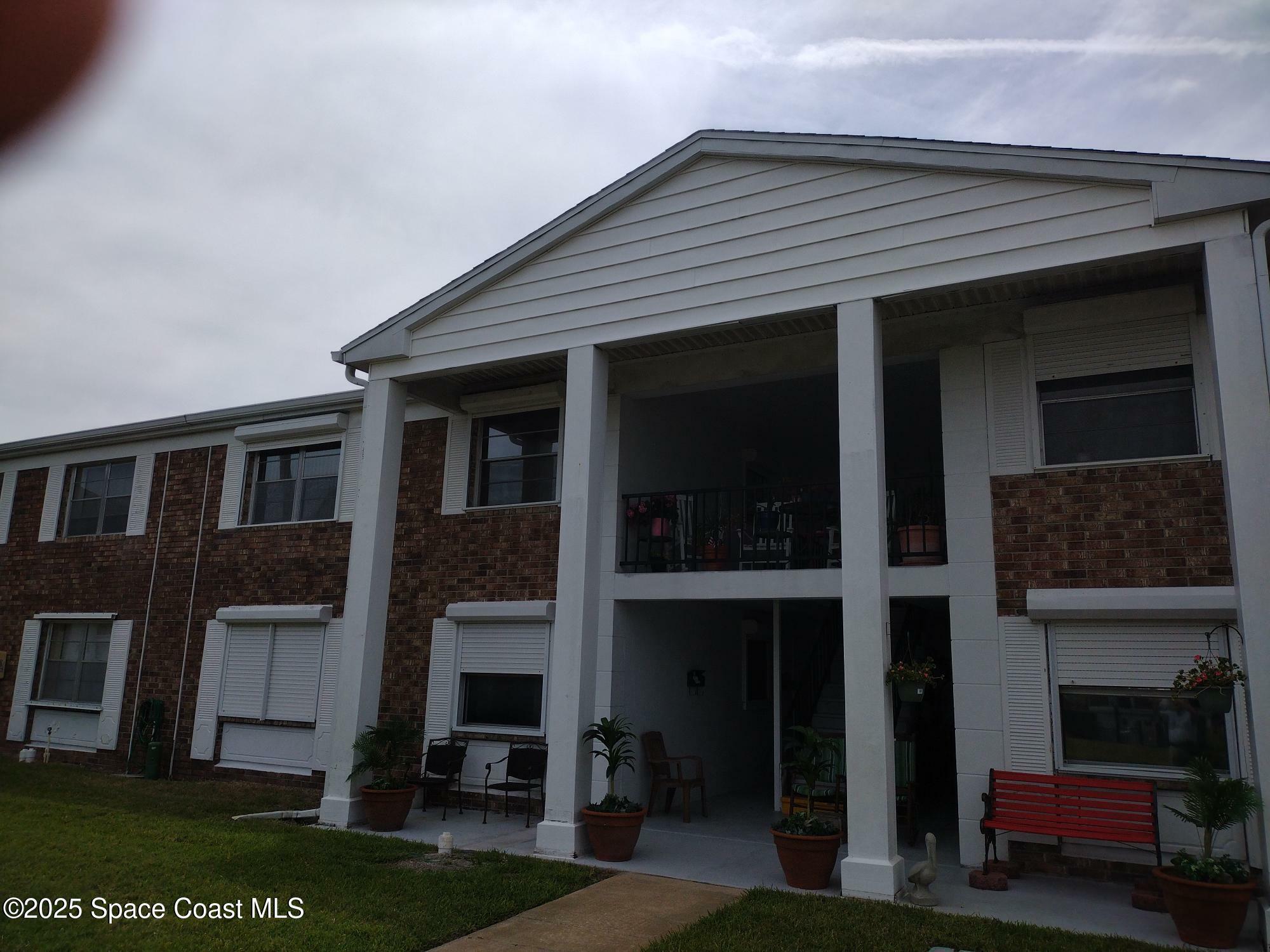Property Photo: 190 E Olmstead Drive FL 32780