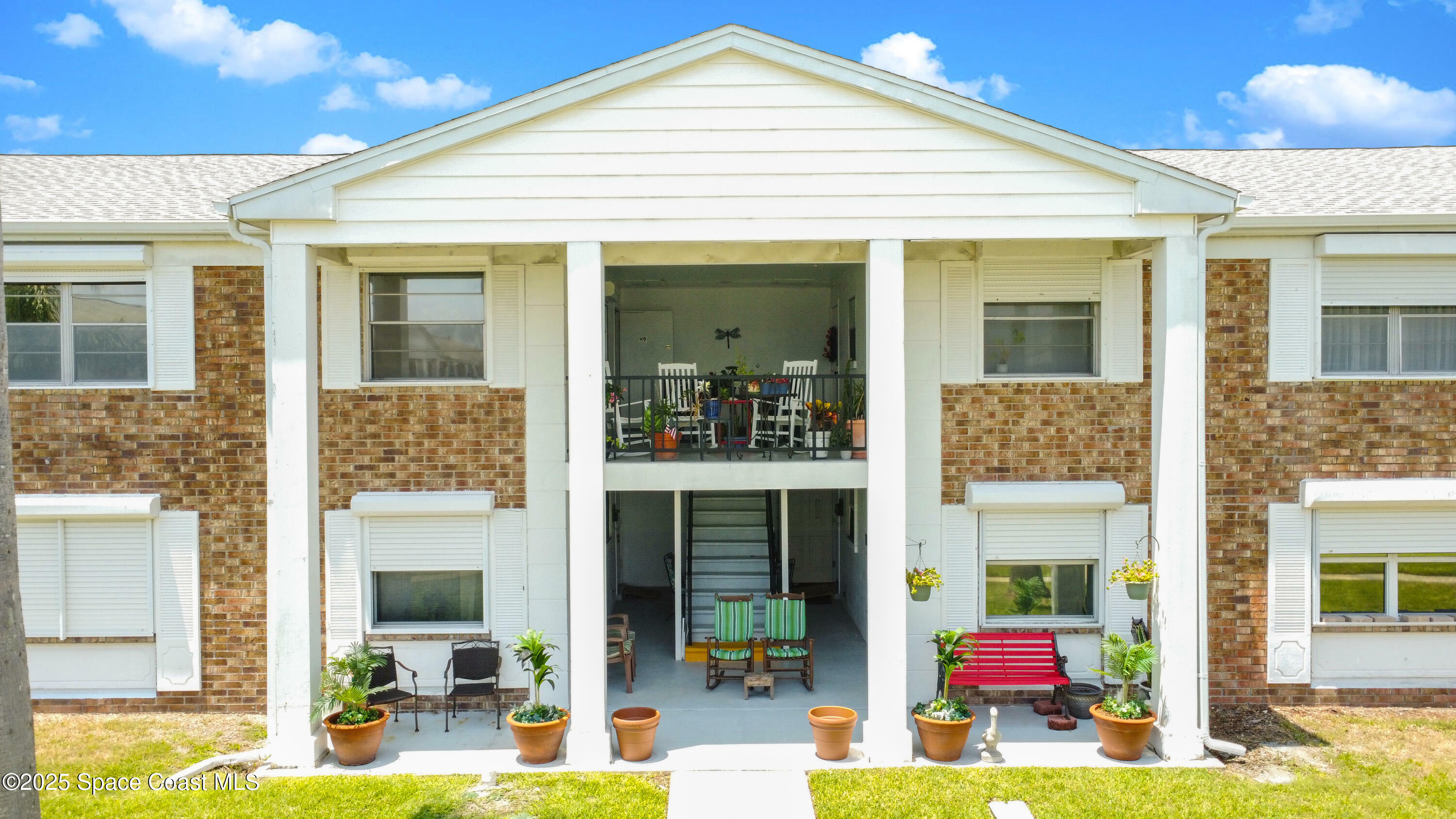 Property Photo: 190 E Olmstead Drive FL 32780