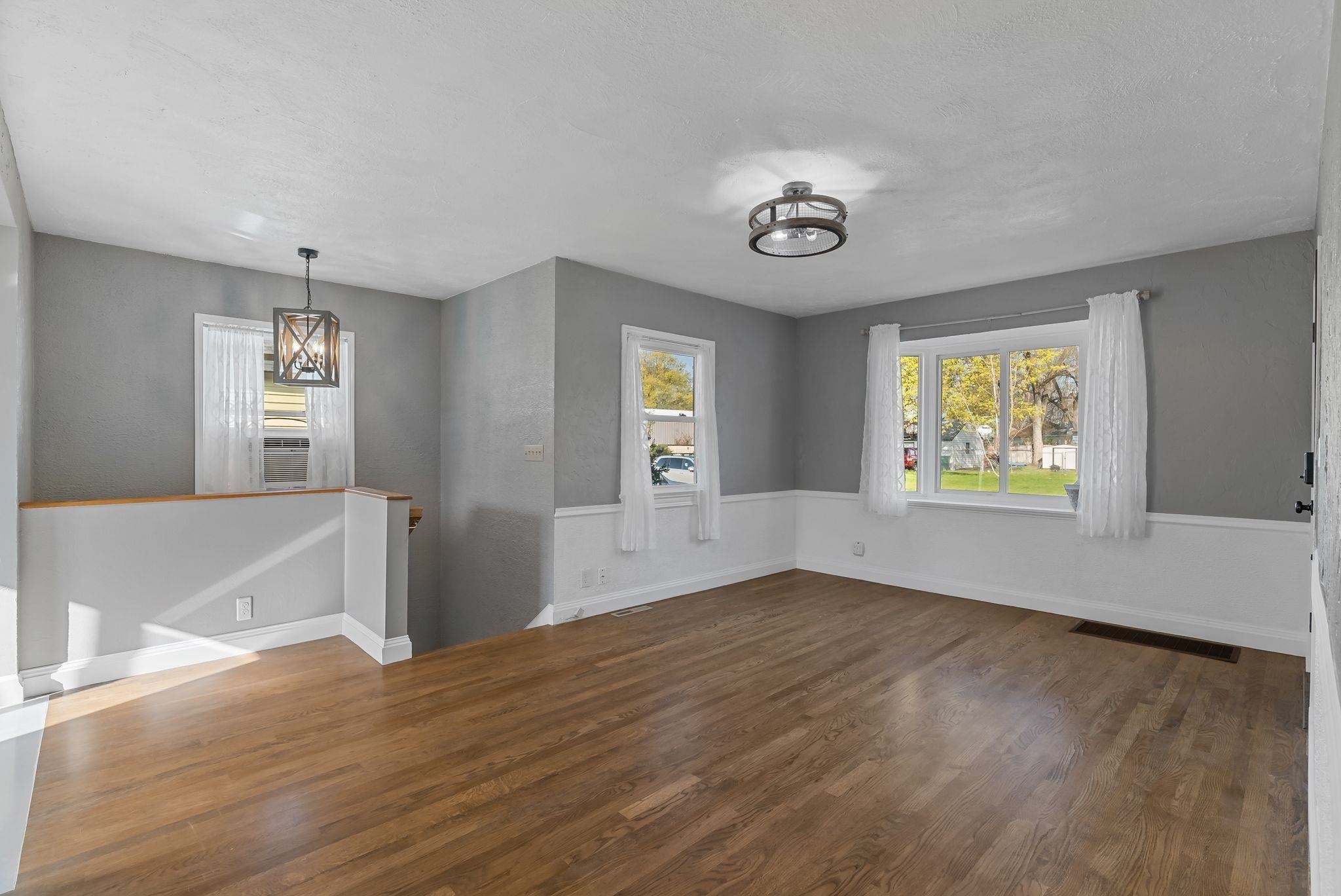 Property Photo: 10122 N Andrew St WA 99218