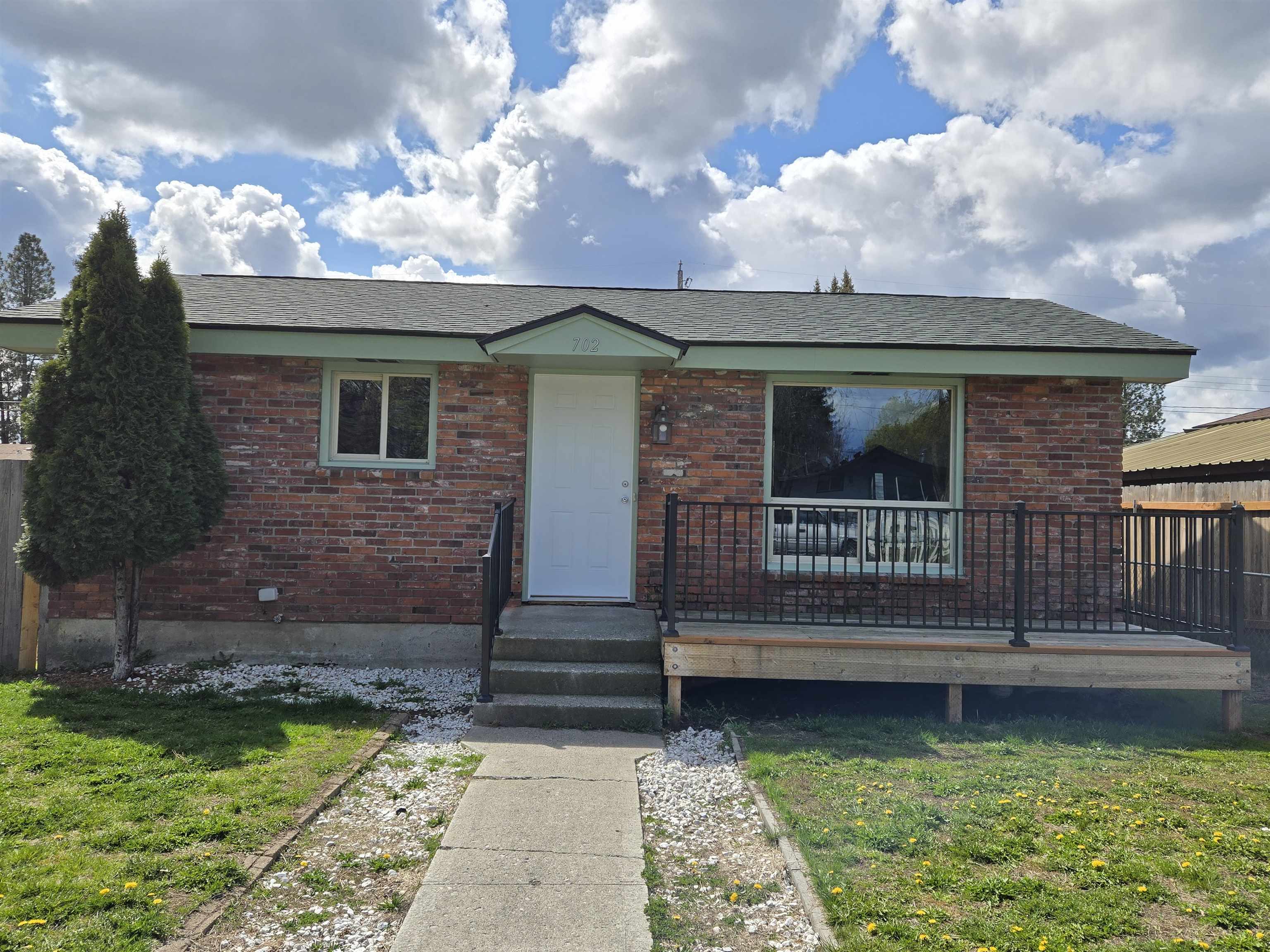 Property Photo: 702 E Bismark Ave WA 99208