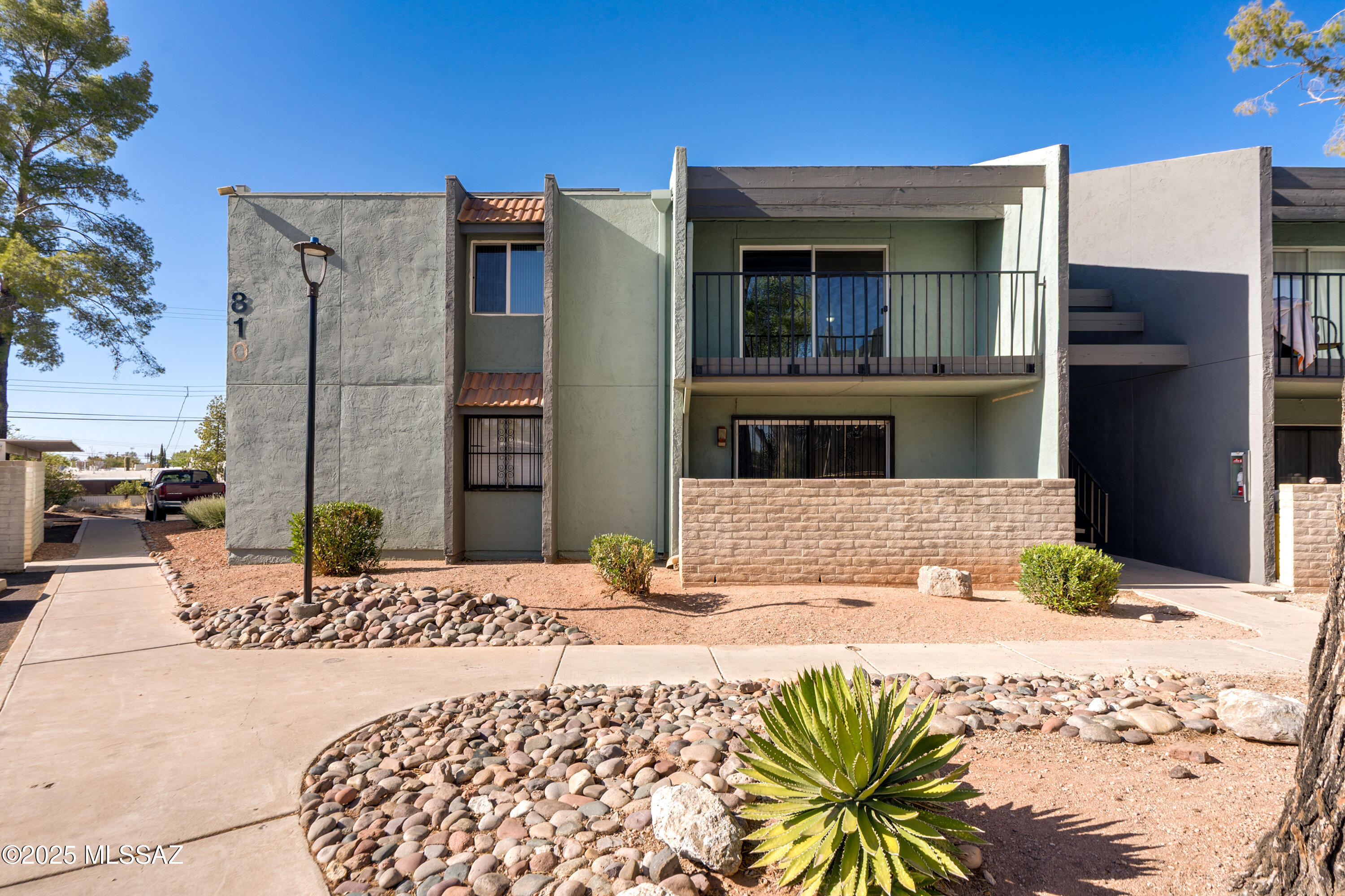Property Photo: 810 S Langley Avenue 204 AZ 85710