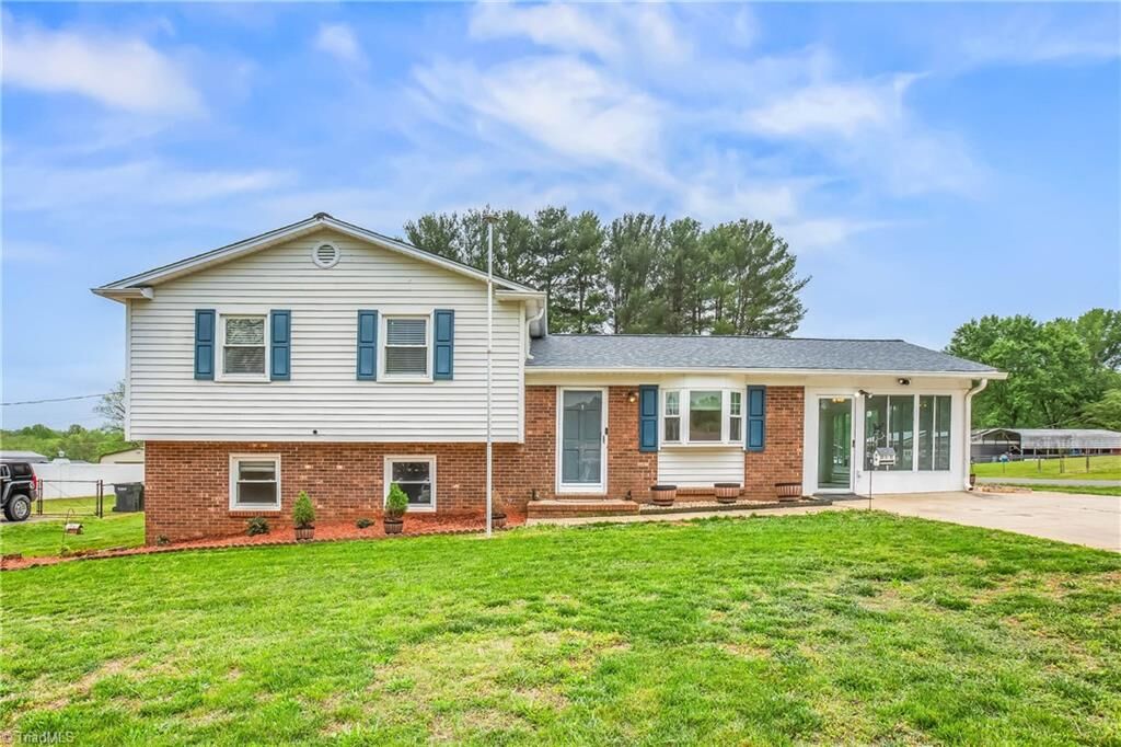 Property Photo: 221 Farmstead Road NC 27021