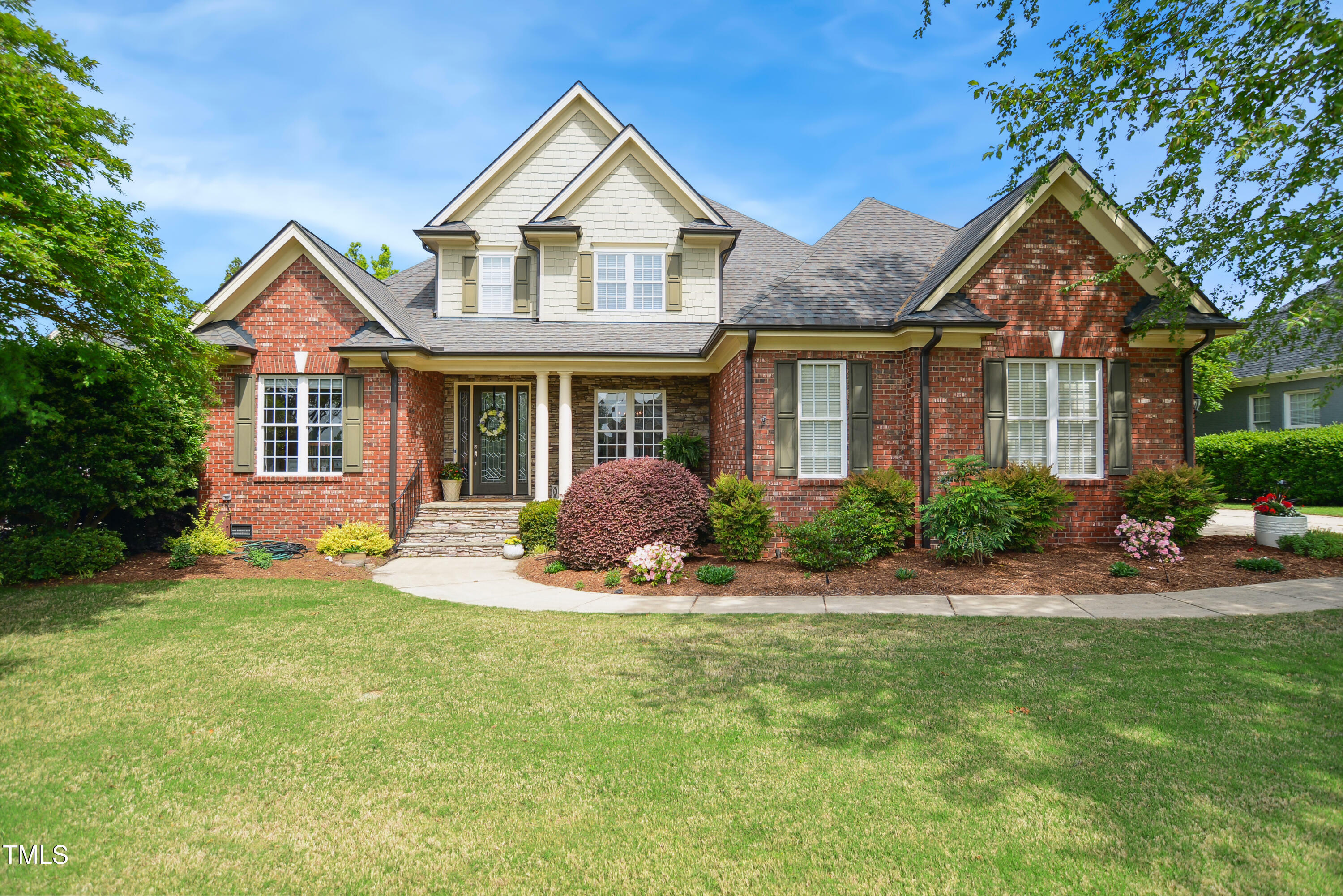 Property Photo: 220 Lakecroft Place NC 27526