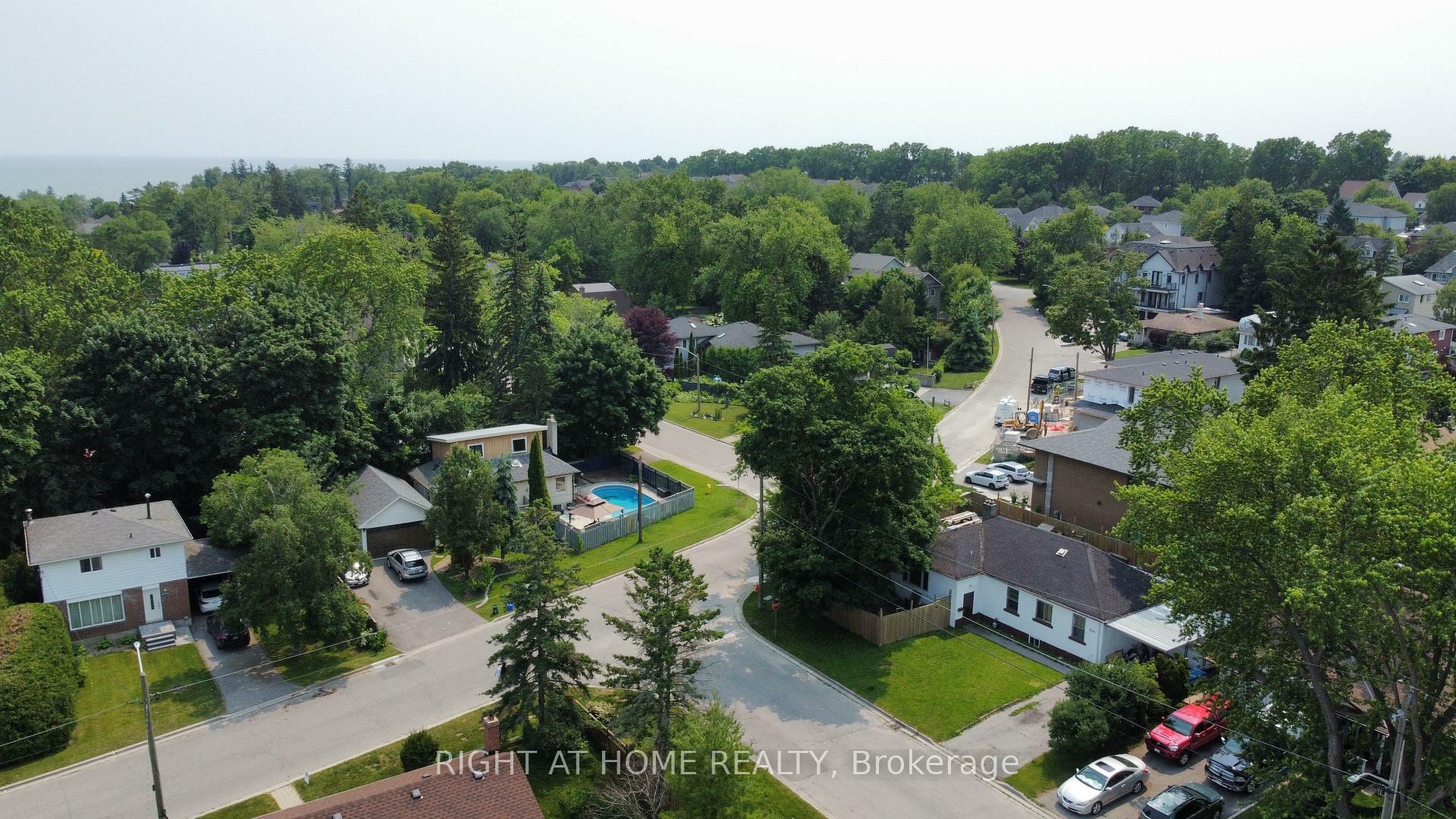 Property Photo:  668 Marksbury Road  ON L1W 2T2 