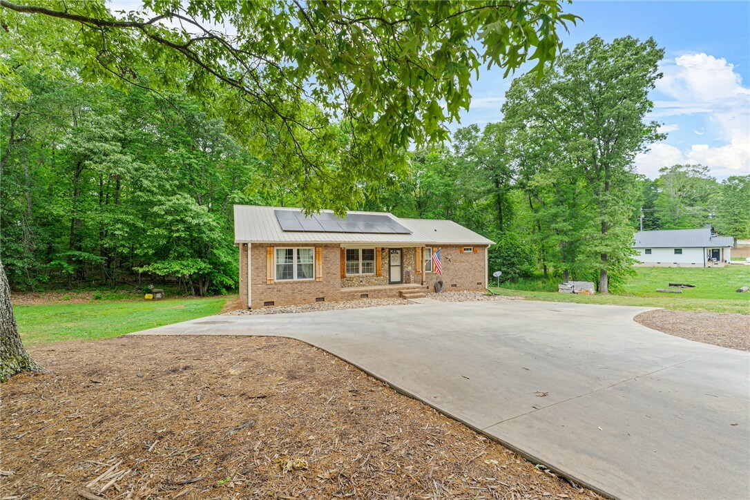 Property Photo: 5117 Davis Circle SC 29625