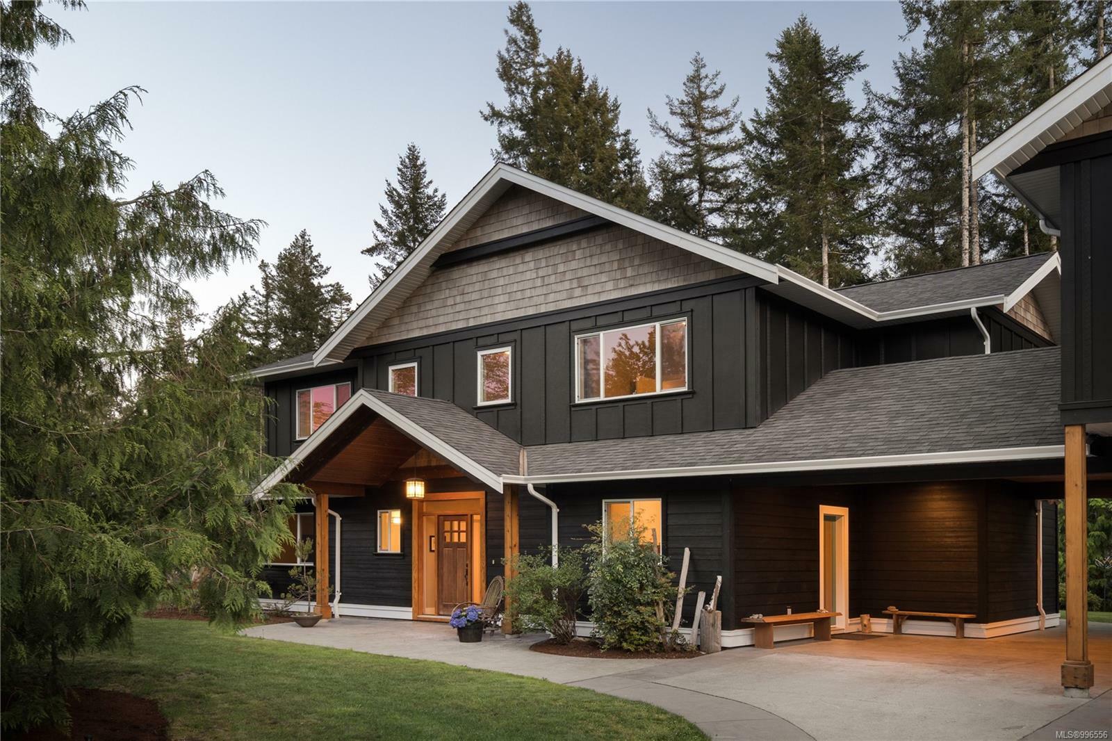 Property Photo: 3022 Sarah Dr BC V9Z 0J5