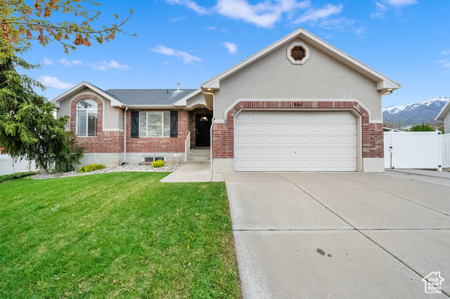 Property Photo: 864 N Crimson Ln UT 84037