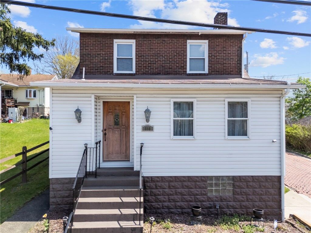 Property Photo:  600 Locust St  PA 15145 