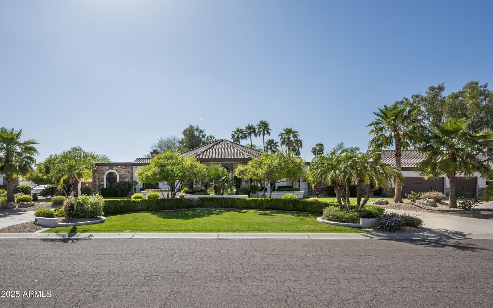 Property Photo:  12820 N 83rd Place  AZ 85260 