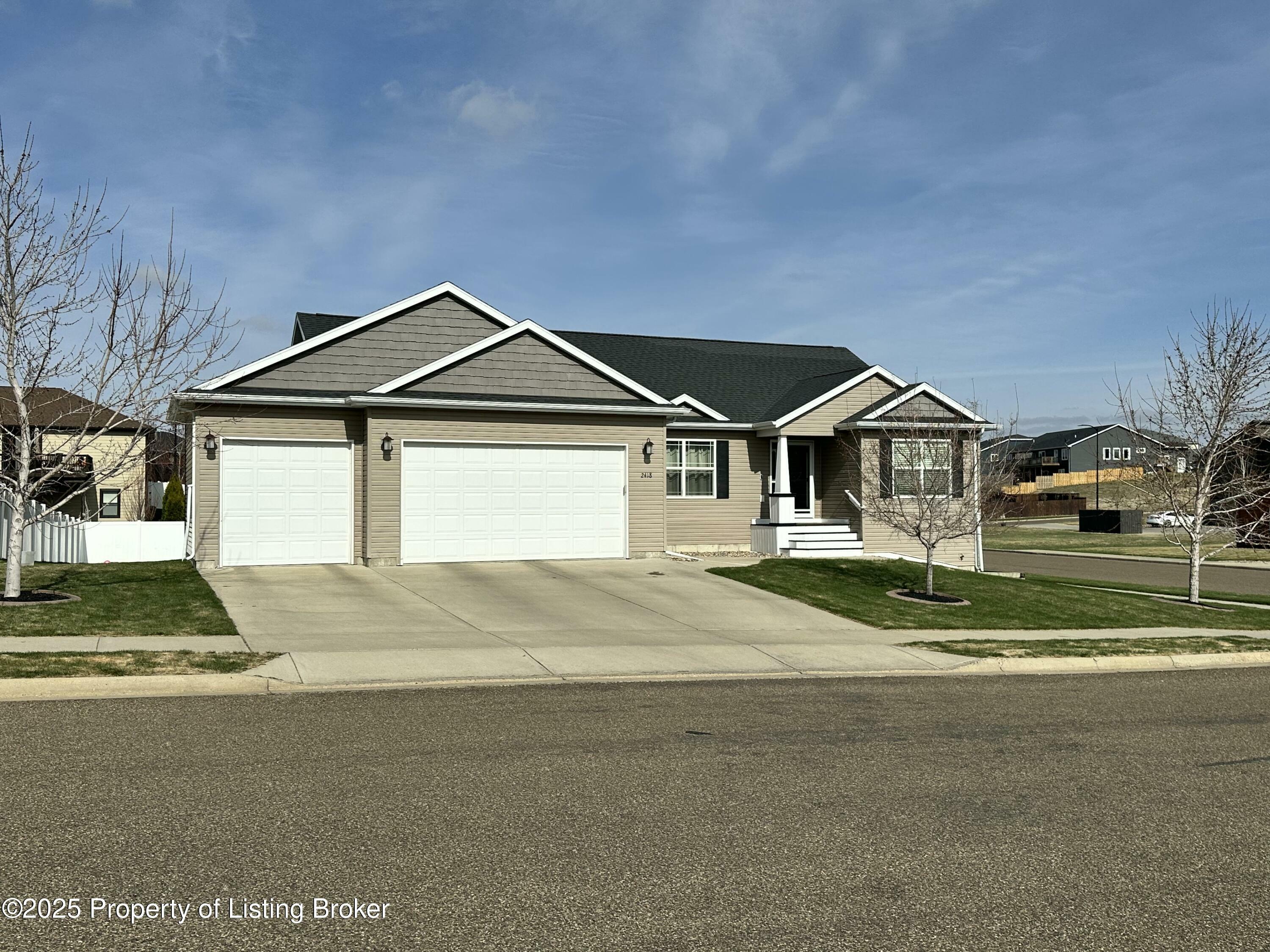 Property Photo: 2418 Prairie Oak Drive ND 58601