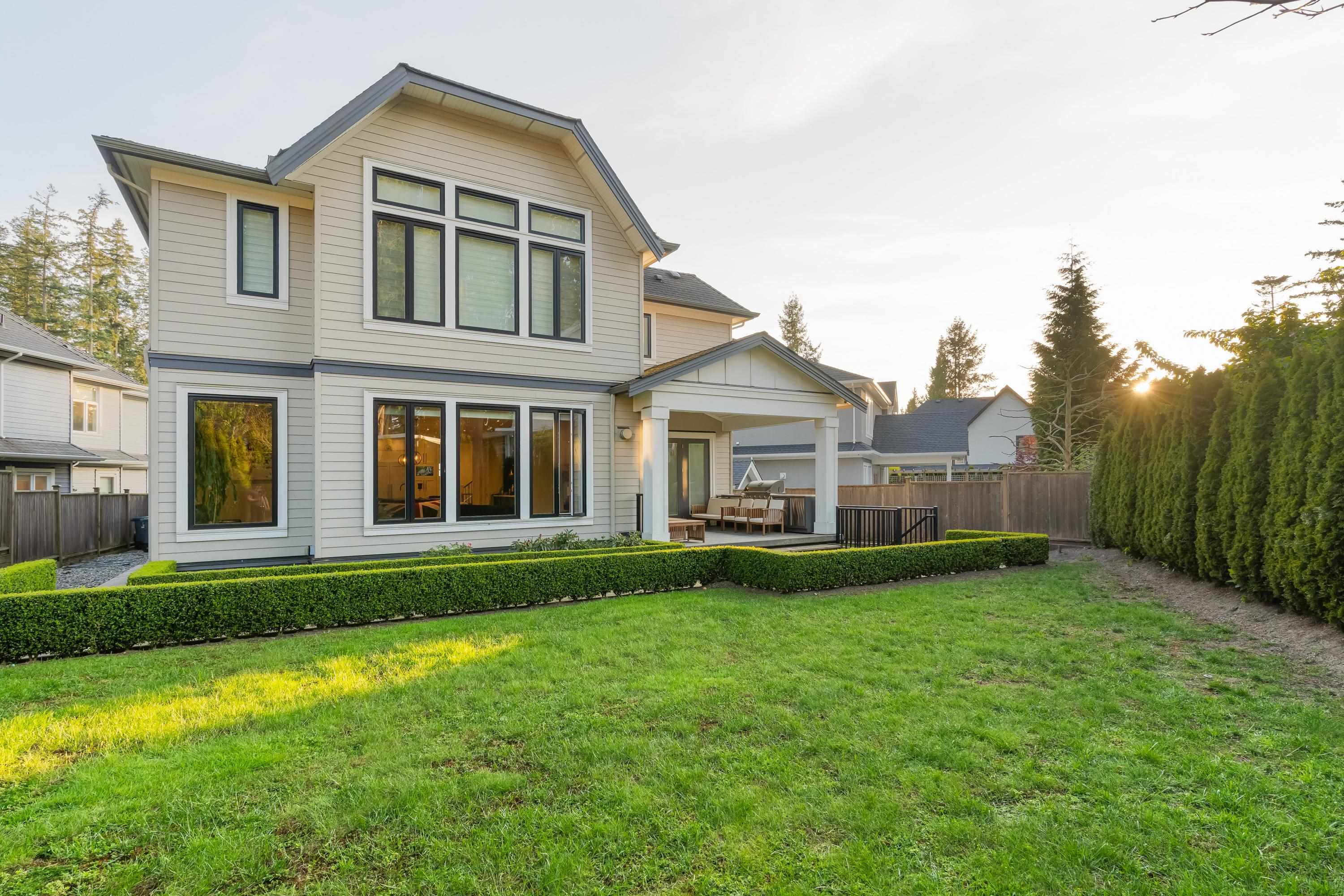 Photo de la propriété: 13183 19A Avenue BC V4A 9M9