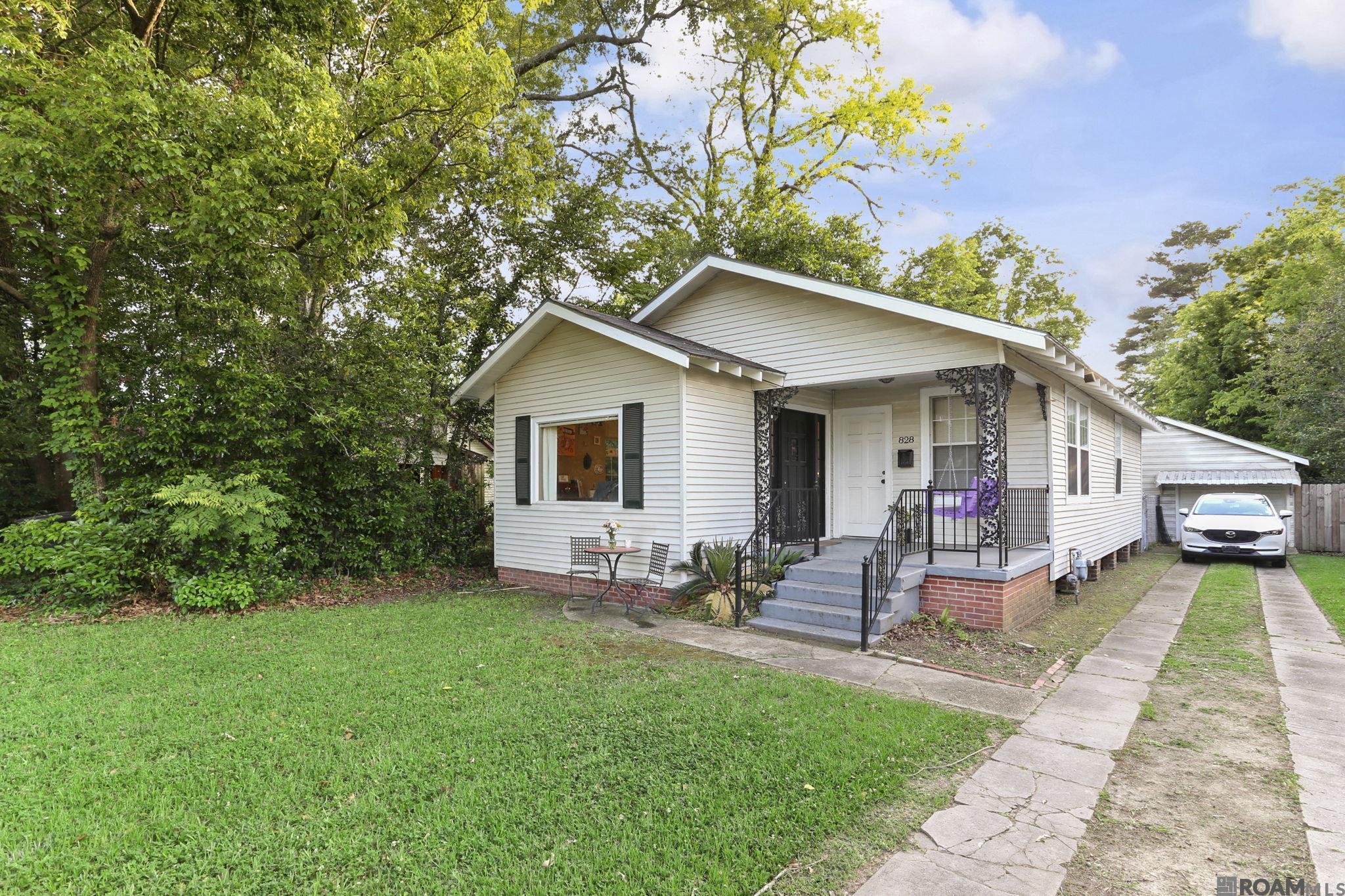Property Photo:  828 Florence St  LA 70806 
