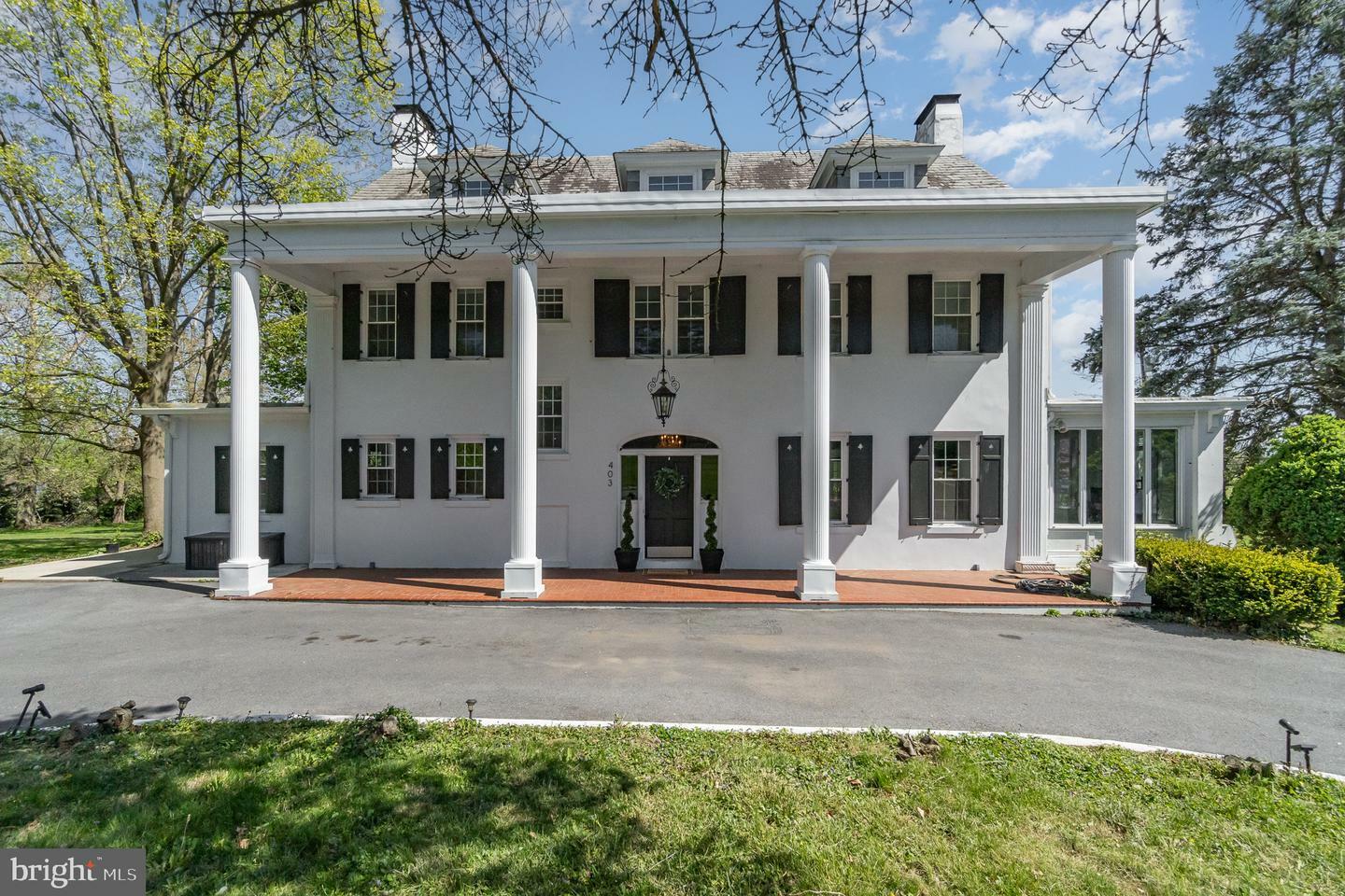 Property Photo: 403 E Fourth Street PA 17268