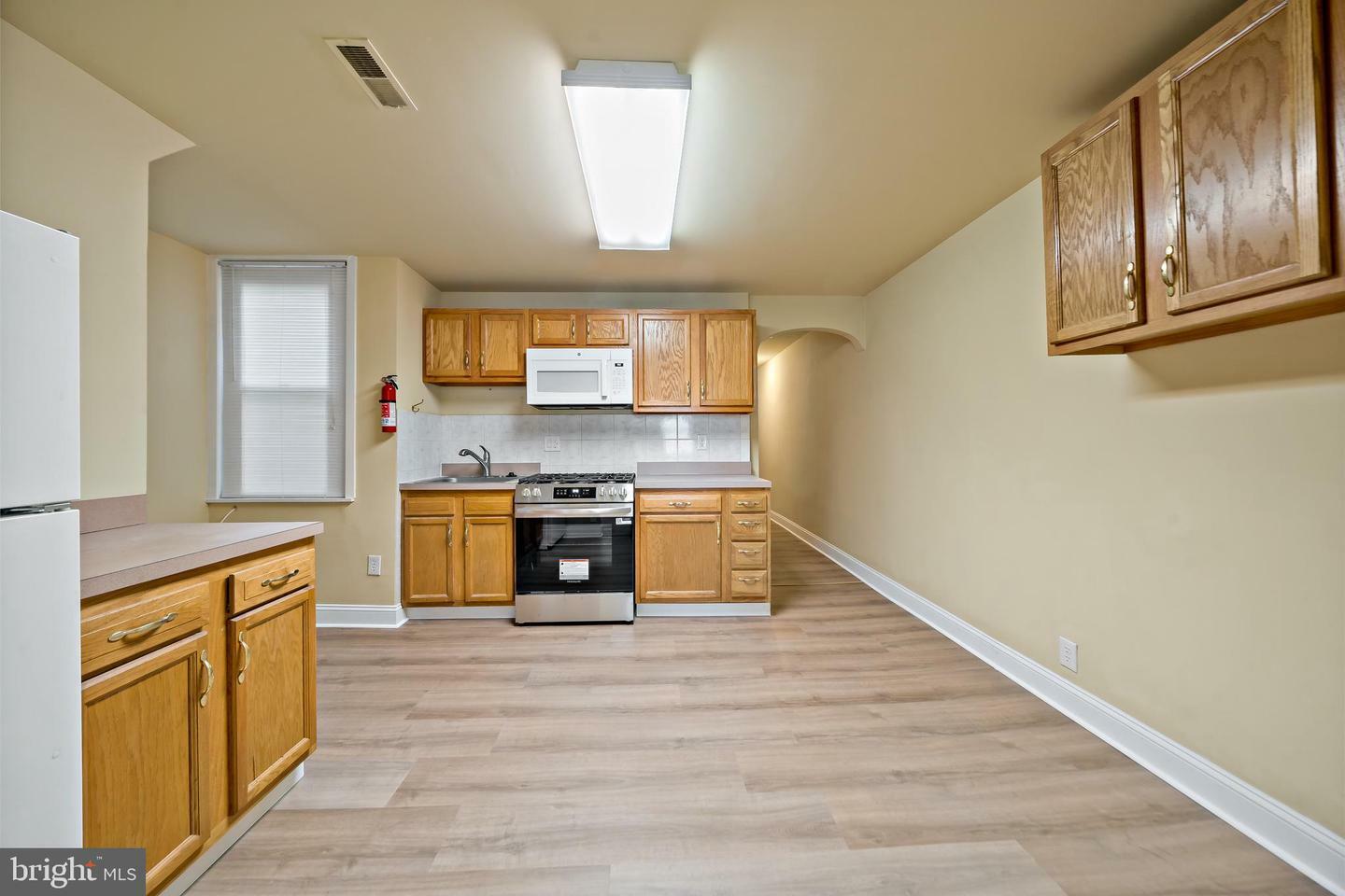 Property Photo: 2118 S Broad Street 2 PA 19145