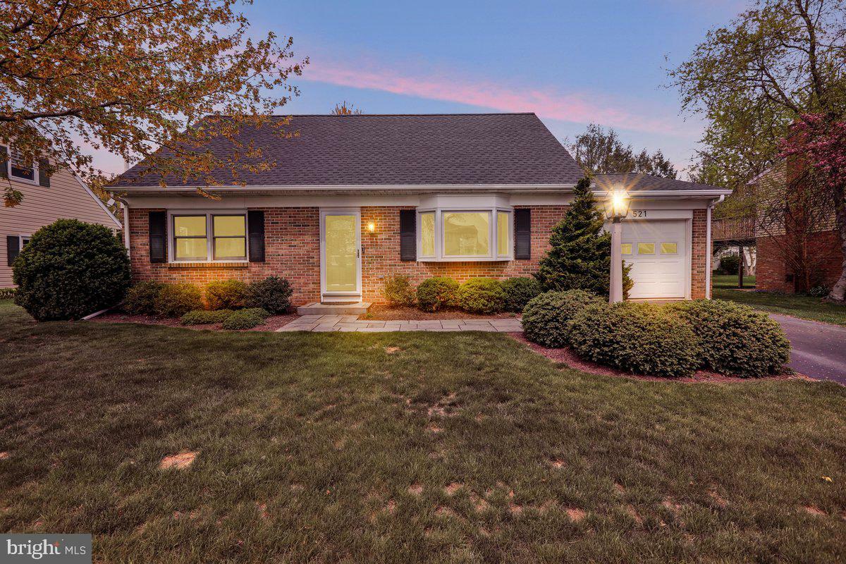 Property Photo: 521 Hummingbird Drive PA 17543