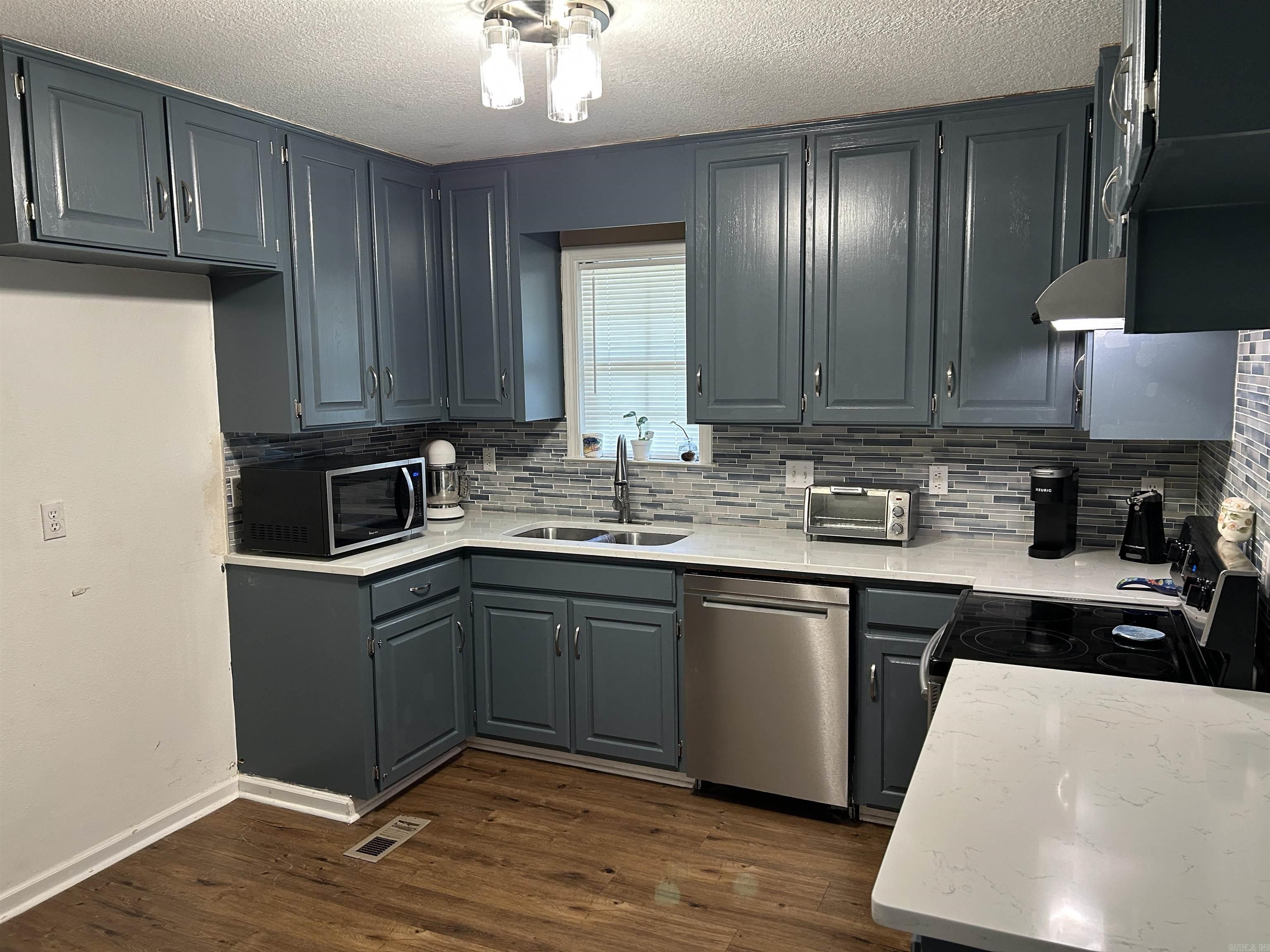 Property Photo: 16 Pinecrest Court AR 72032