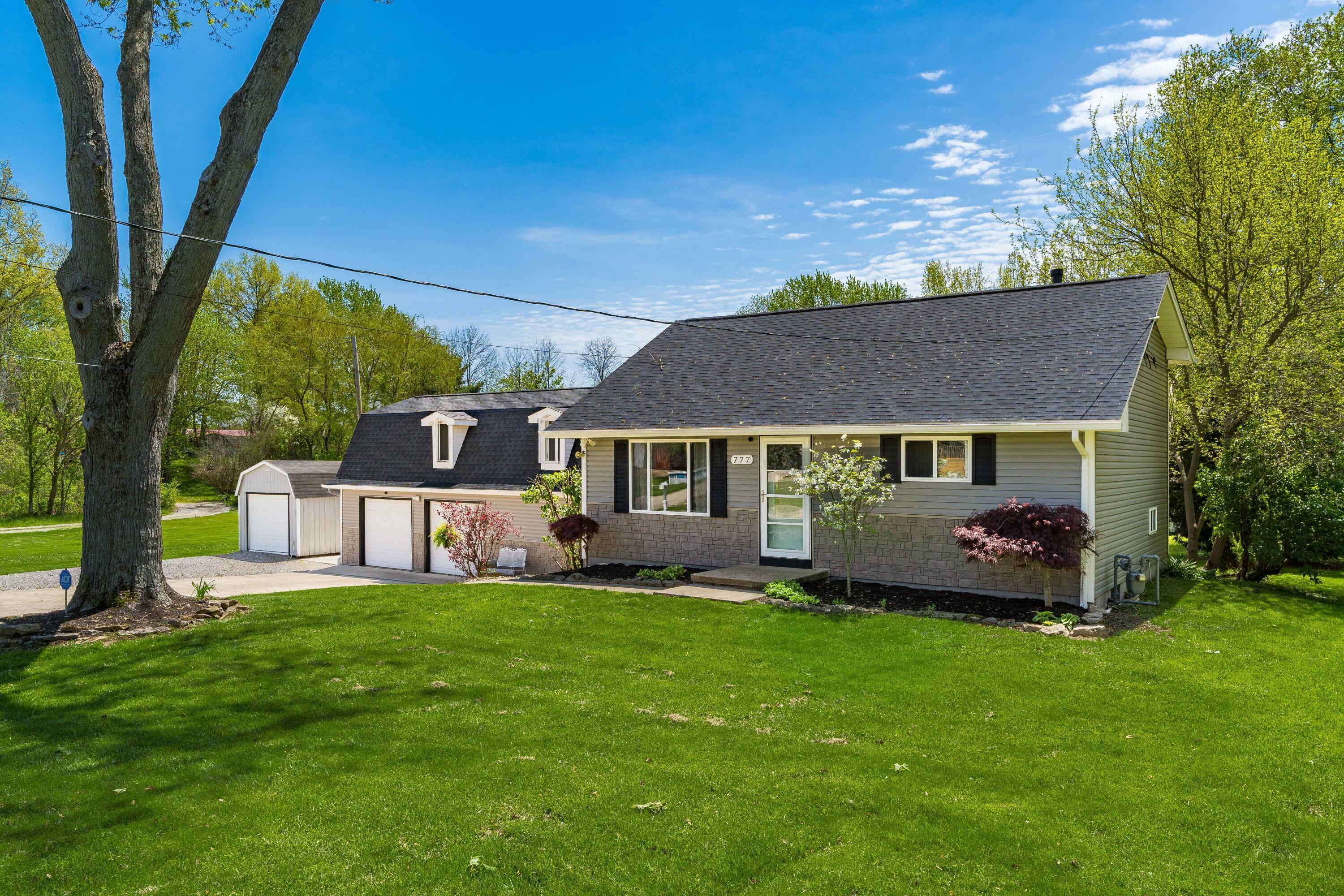 Property Photo: 777 South Street OH 43018