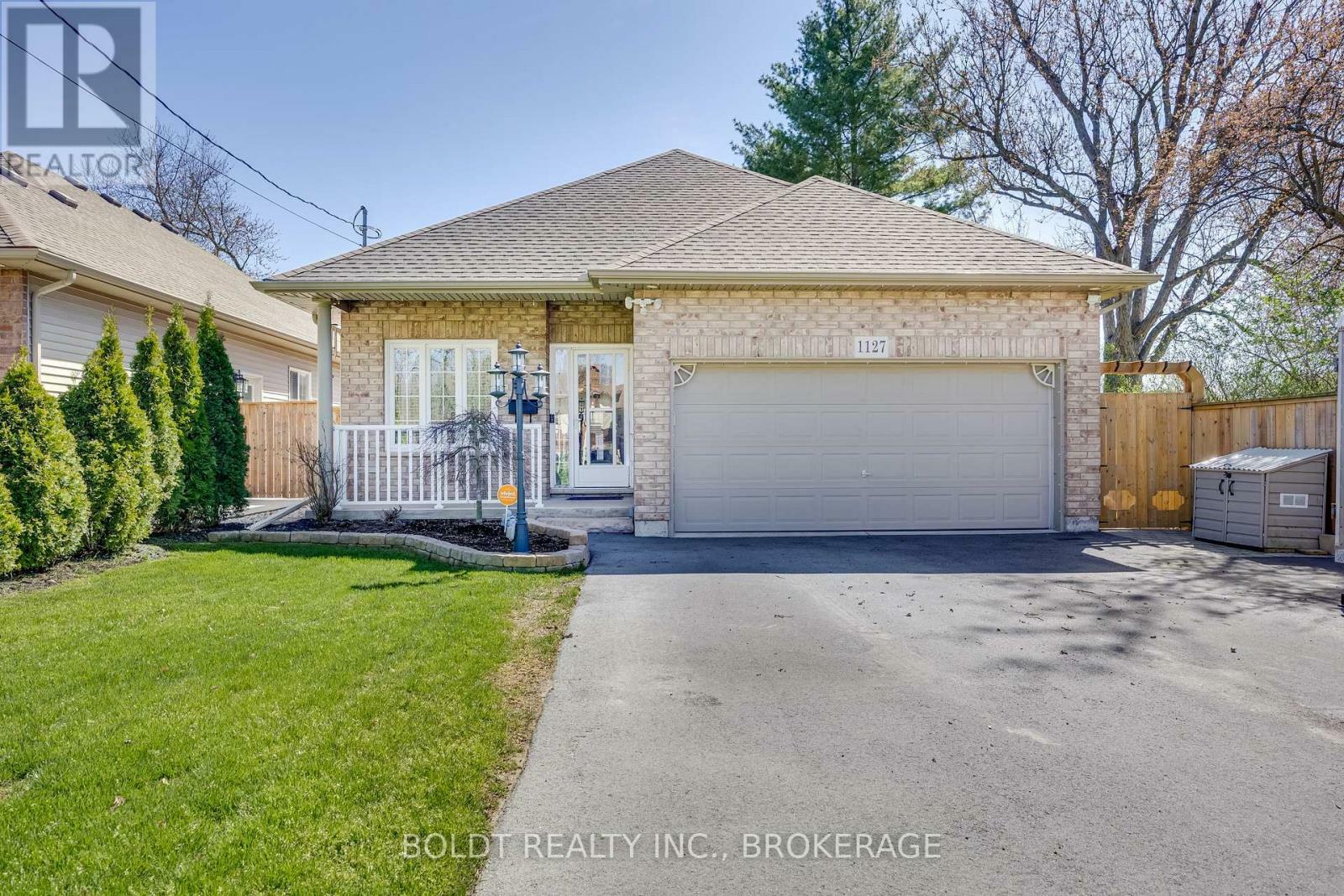 Property Photo: 1127 Pelham Street ON L3C 3E4
