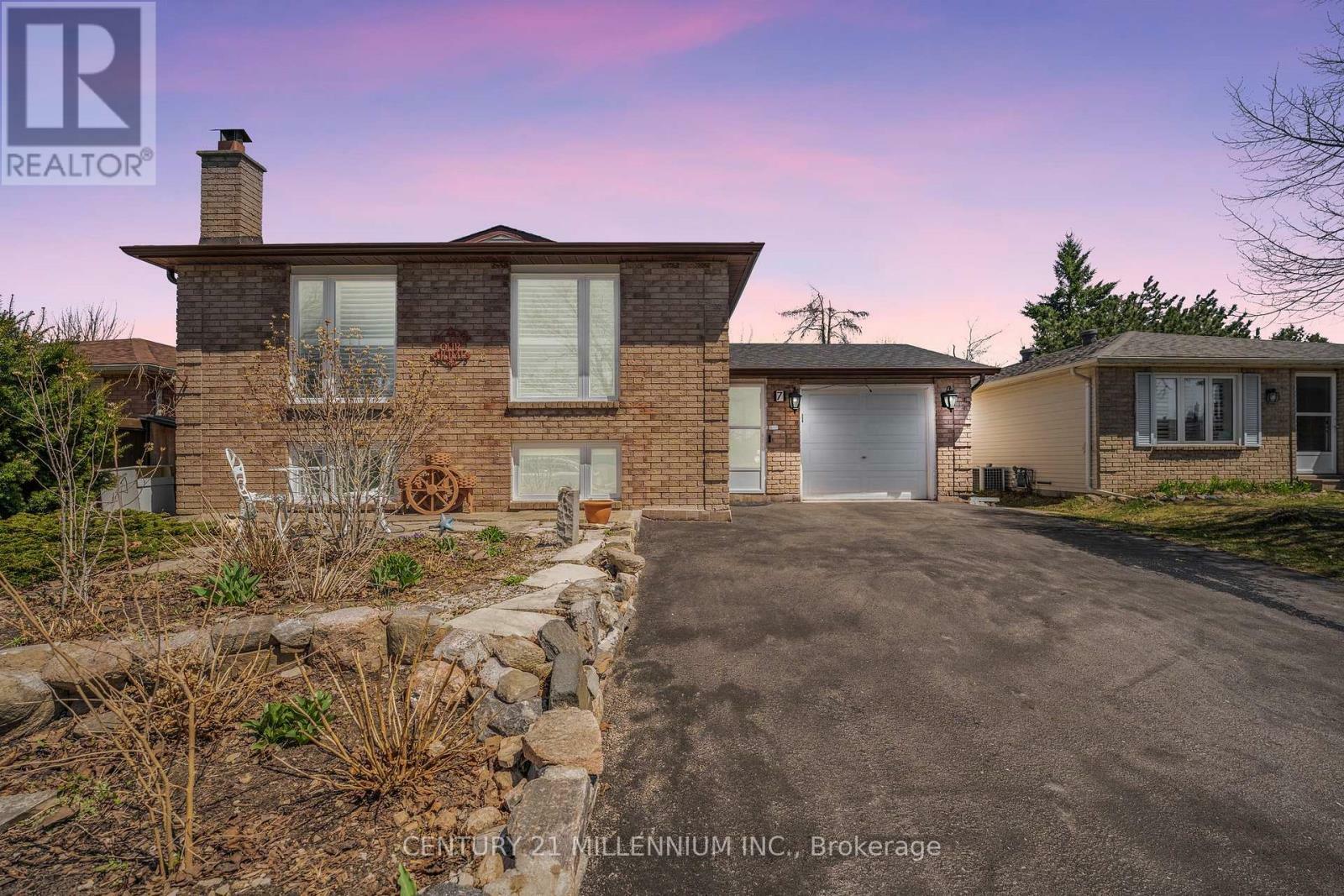 Property Photo: 7 Coles Street ON L4N 5W5