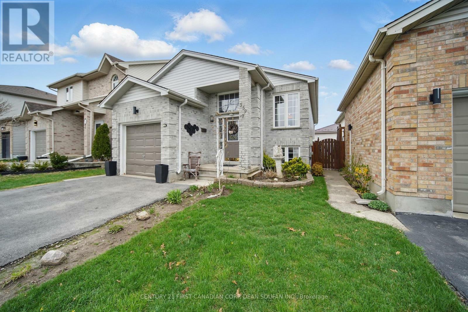 Photo de la propriété: 359 Seddon Road ON N5Z 5E1