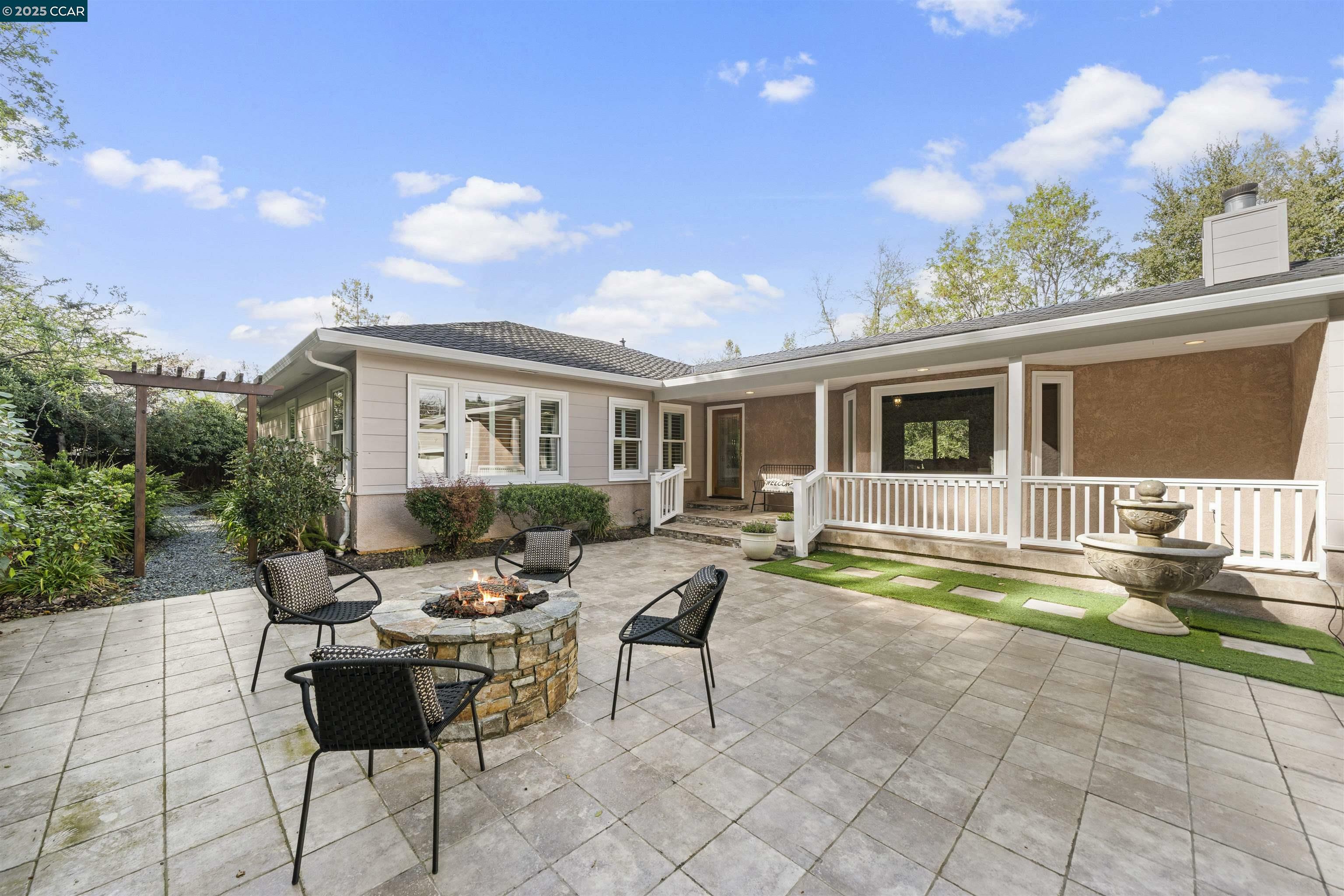 Property Photo: 6 Monte Veda Dr CA 94563