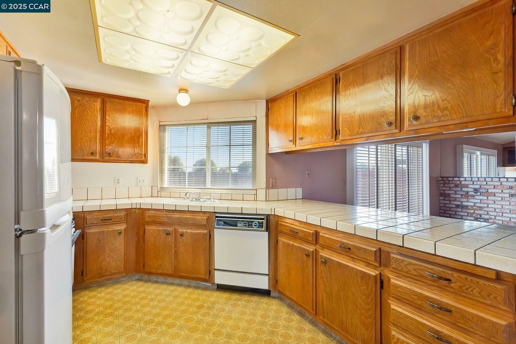 Property Photo: 2177 Ackerman Dr CA 94565