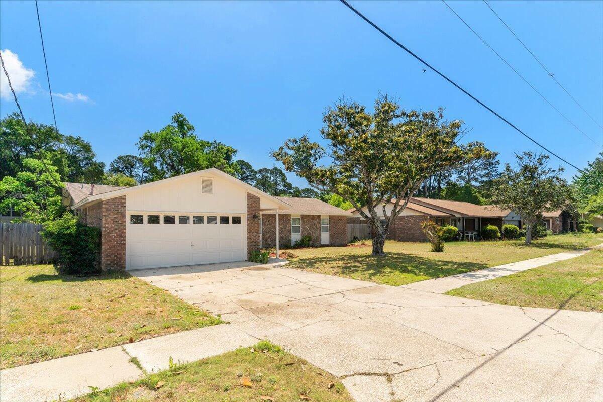 Property Photo: 725 Dubois Drive FL 32547