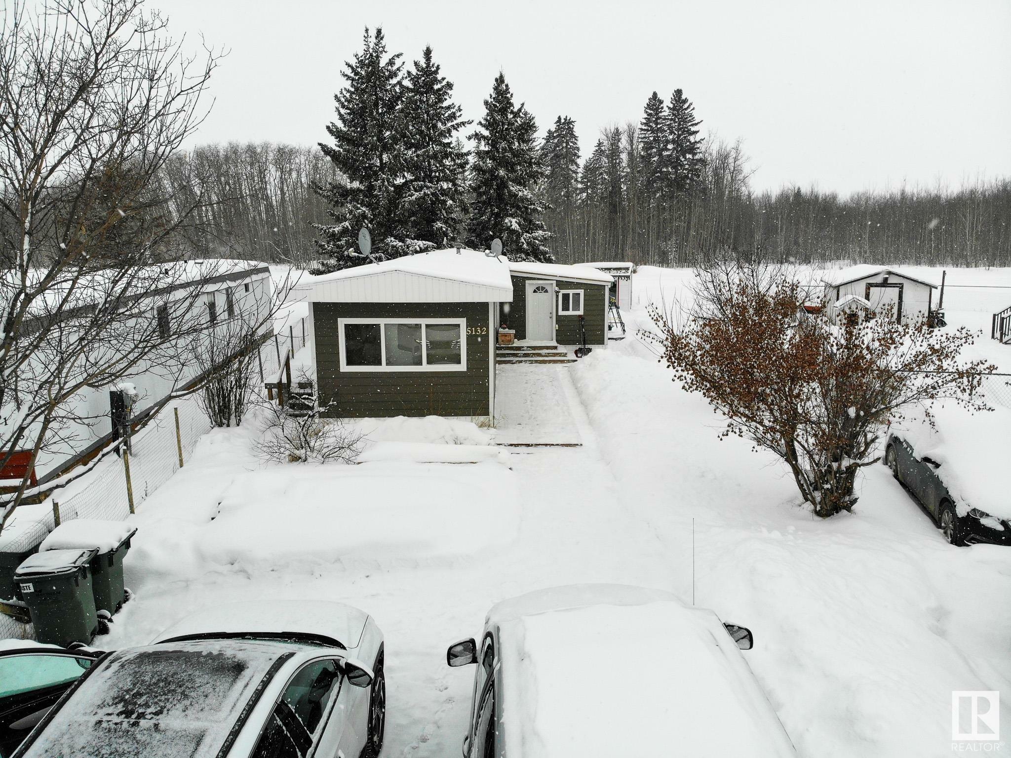 Property Photo: 5132 50 Street AB T0E 1V0
