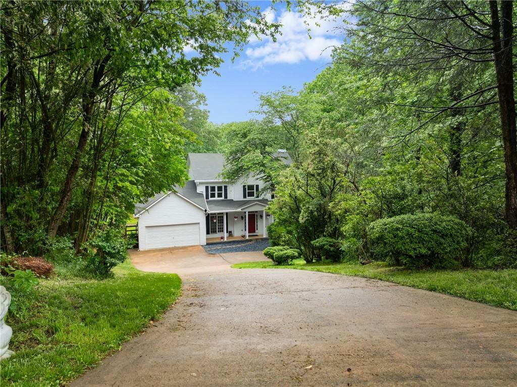 Property Photo: 1620 Bluewater Court GA 30041