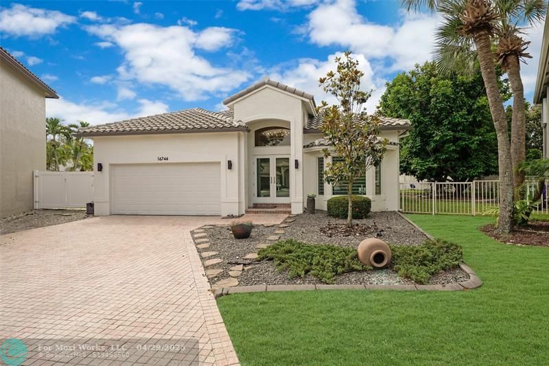 Property Photo: 16744 NW 12th Ct FL 33028