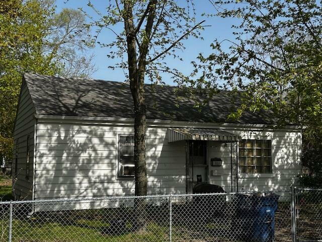 Property Photo: 301 Ridgeland Avenue IN 46360