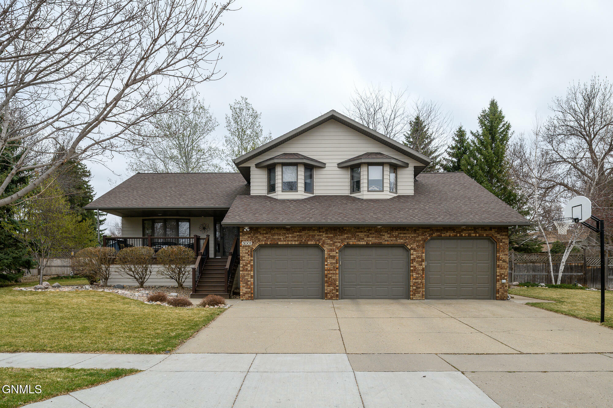 Property Photo: 3001 Homestead Drive ND 58503