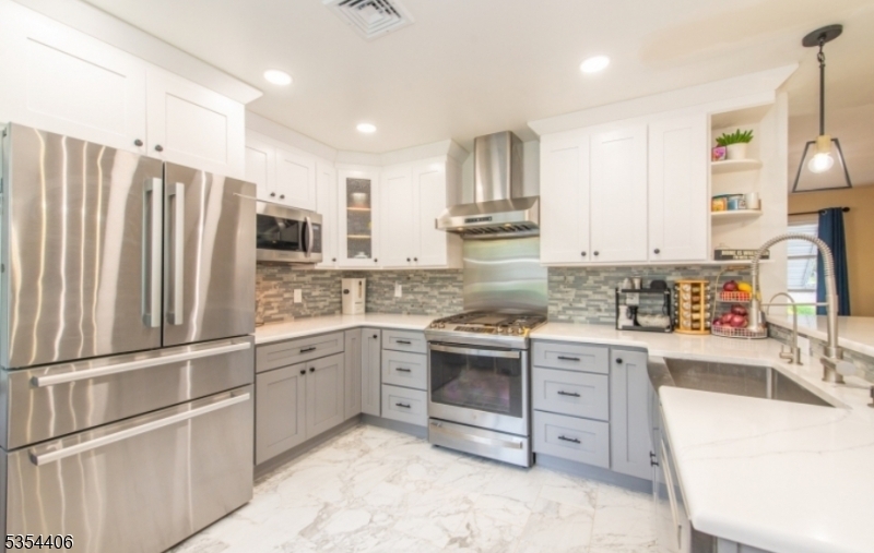 Property Photo: 4 Korwel Cir NJ 07052