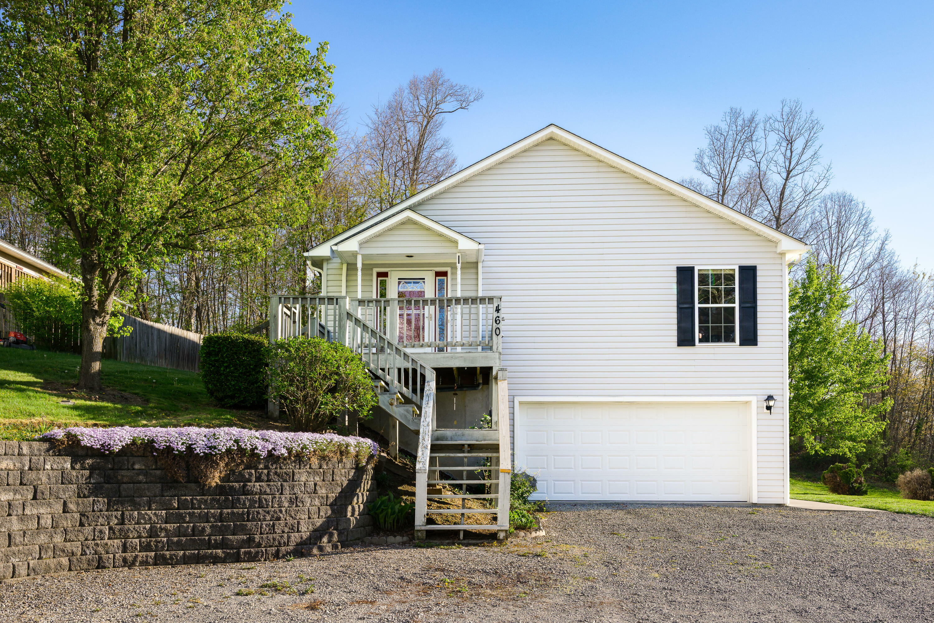 460 Montvue Dr  Lewisburg WV 24901 photo