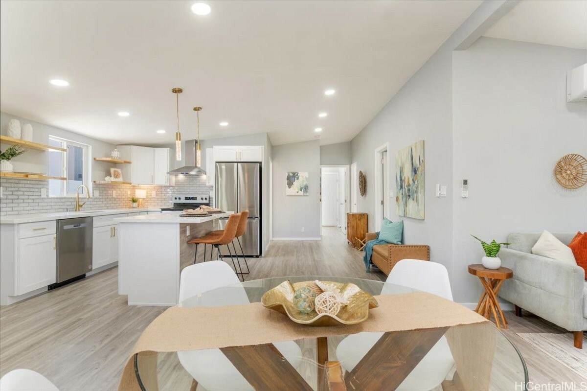 Property Photo: 85-042 Kaupuni Street HI 96792
