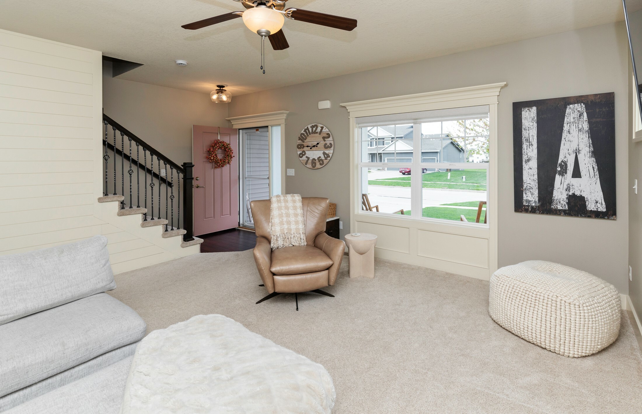 Property Photo: 1376 E Pine Ridge Drive IA 50226