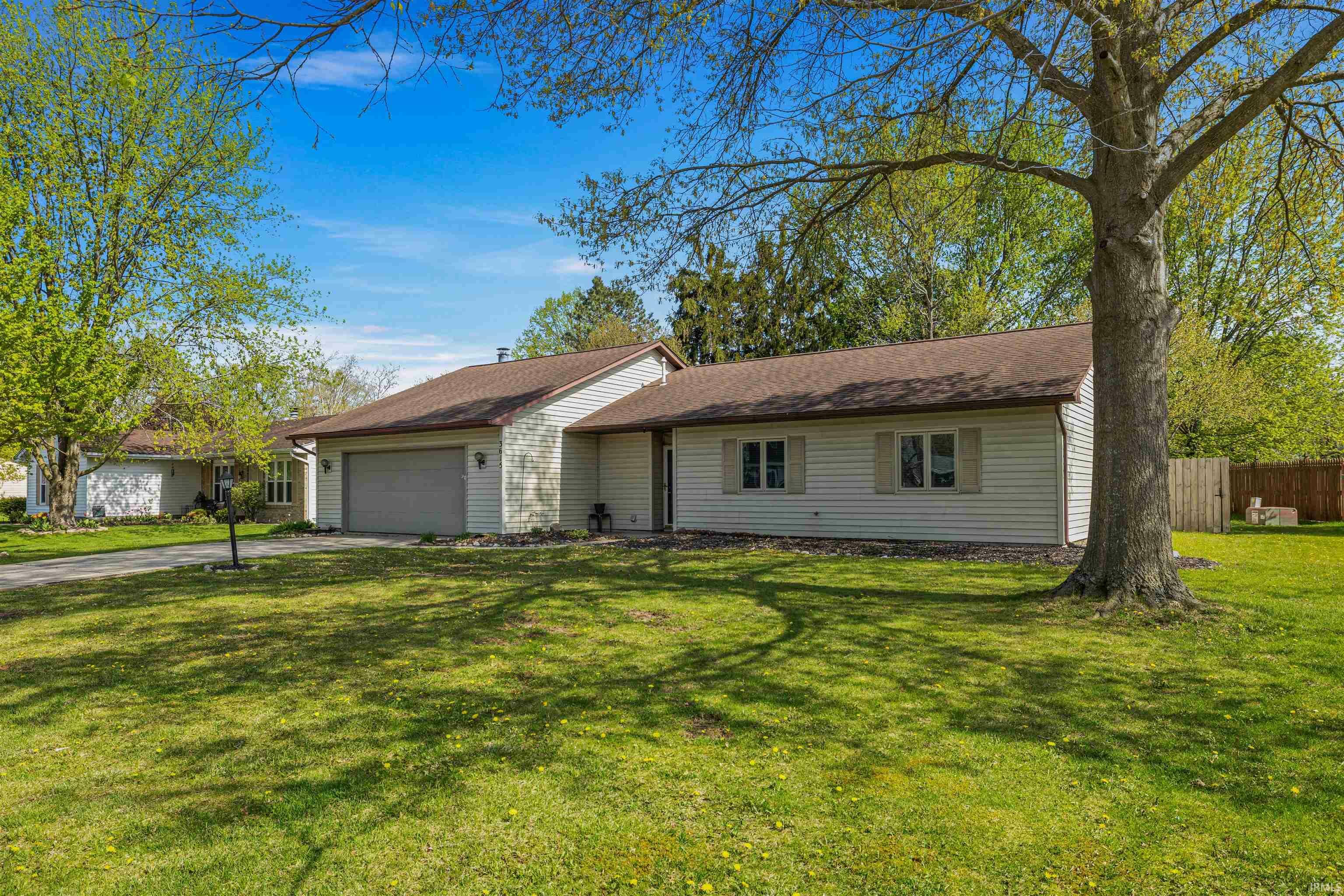Property Photo: 3615 Summersworth Run IN 46804-6007