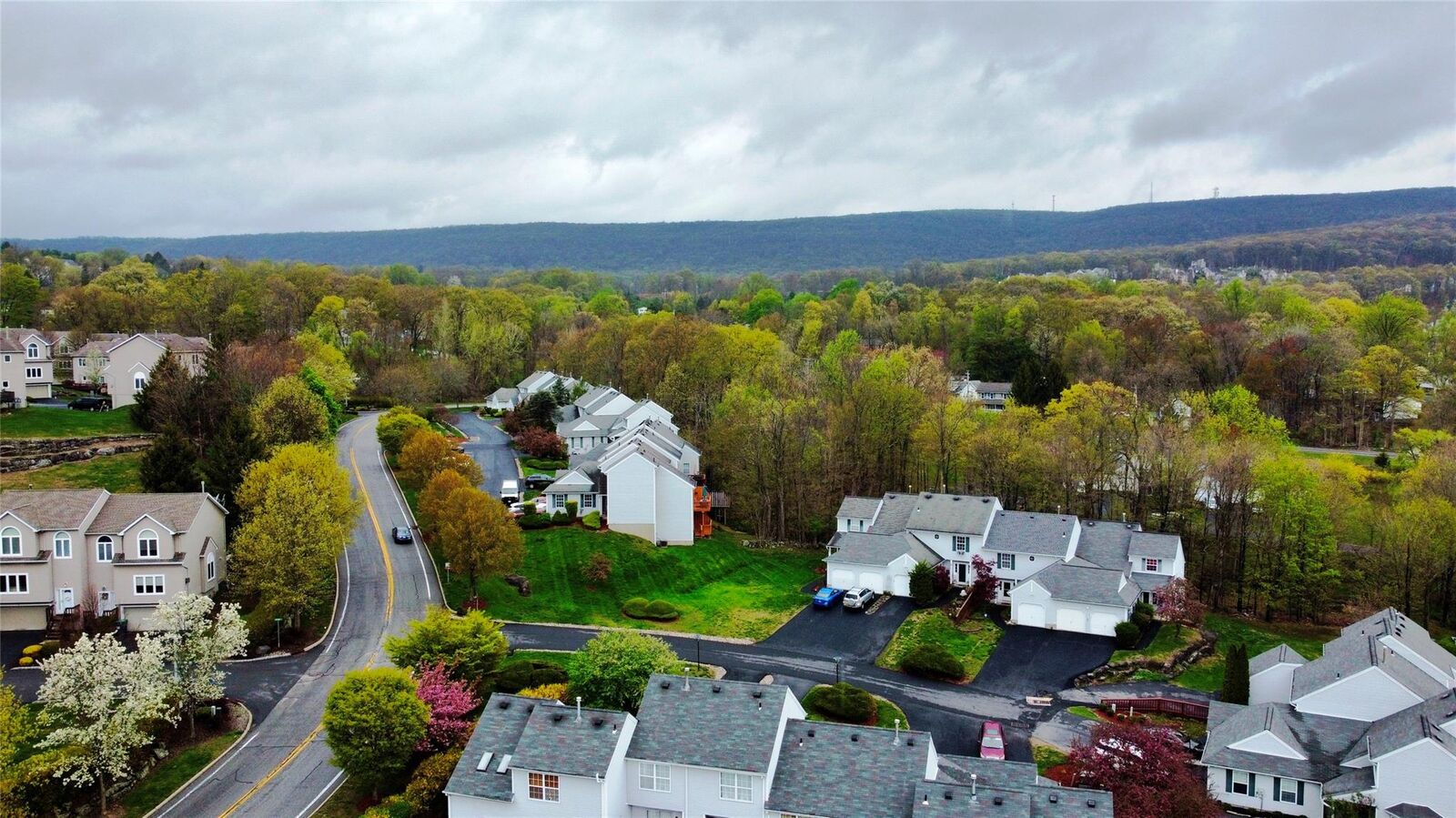 Property Photo:  5 Fox Meadow Drive  NY 10930 