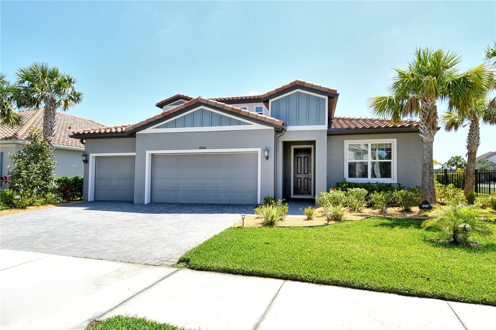 Property Photo:  6800 Dunlin Court  FL 34241 
